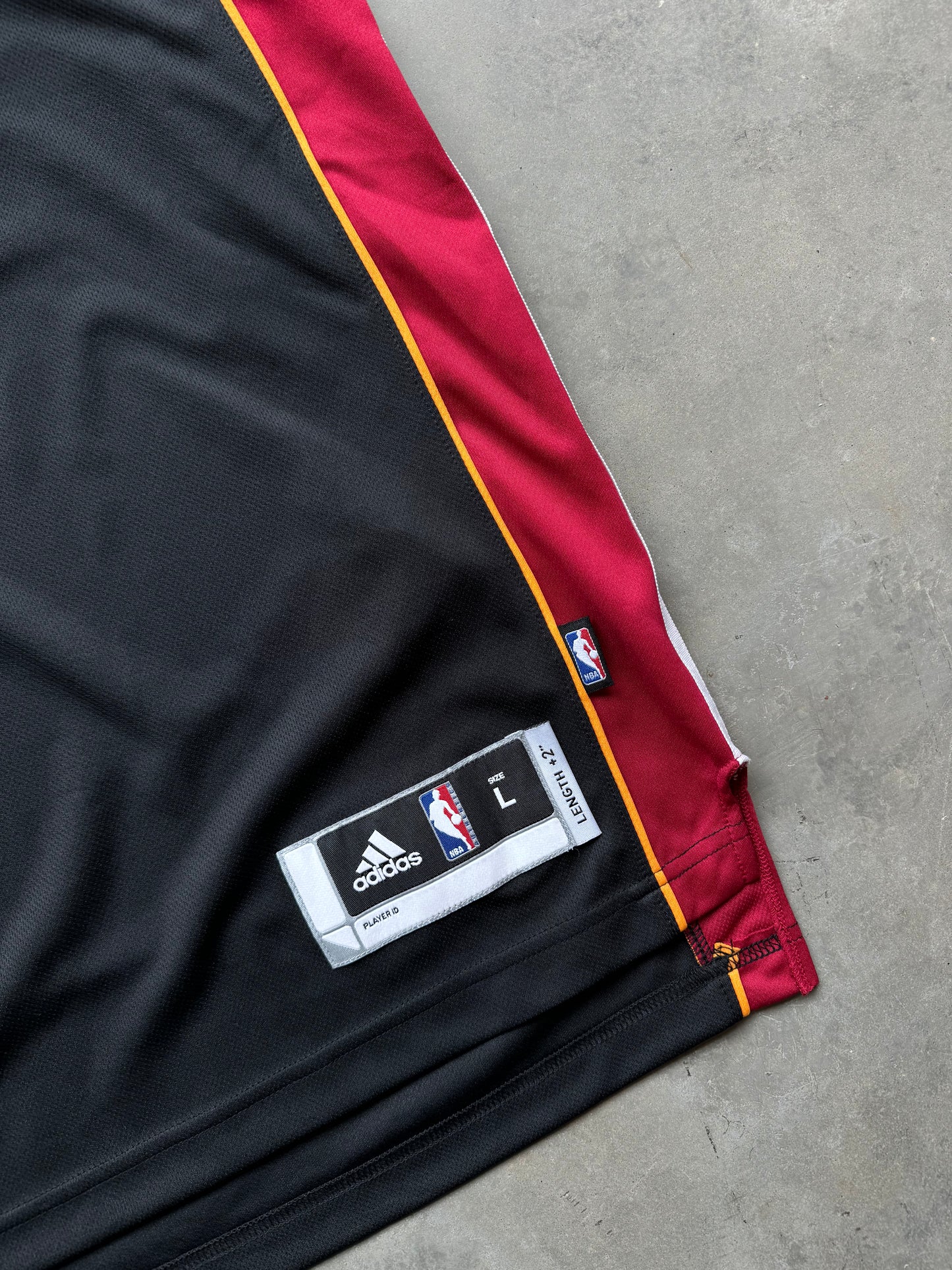 2012/2013 Miami Heat LeBron James Black Adidas Swingman NBA Jersey - Deadstock (Large)