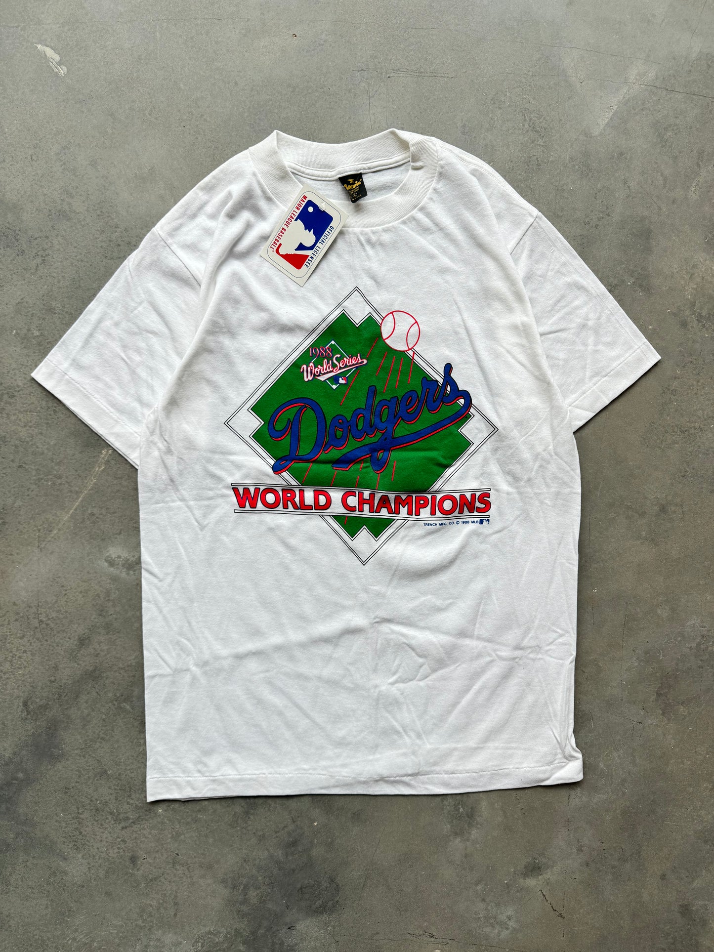 1988 Los Angeles Dodgers Vintage White Trench Sportswear MLB World Series Champions Tee - Deadstock (Medium)