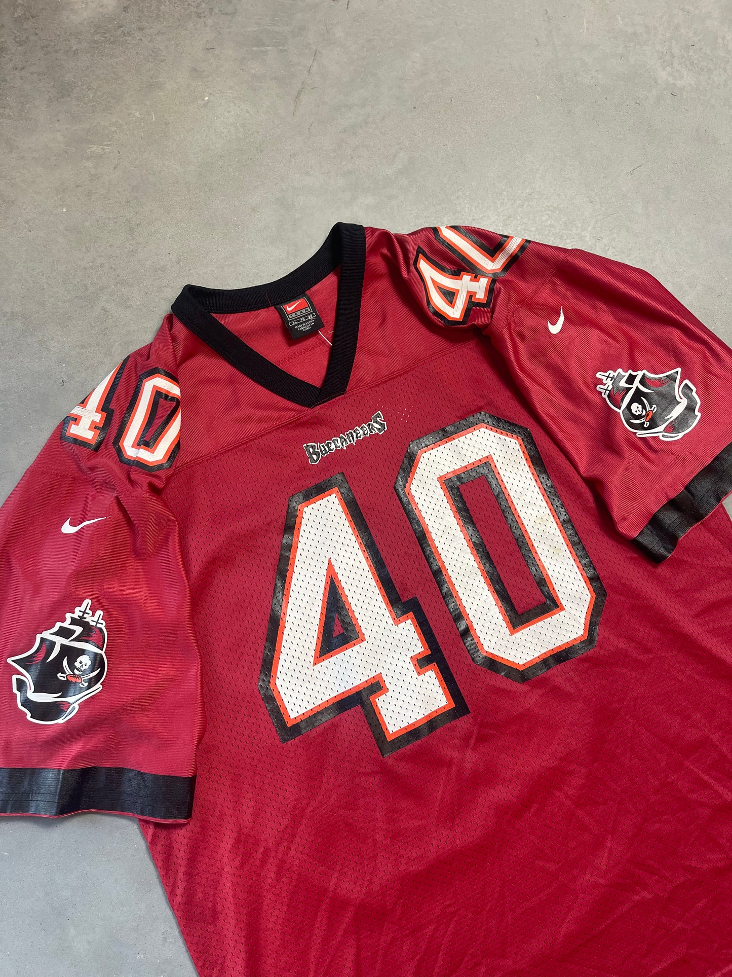 00’s Tampa Bay Buccaneers Mike Alstott Vintage Nike Team Sports NFL Jersey (XL)