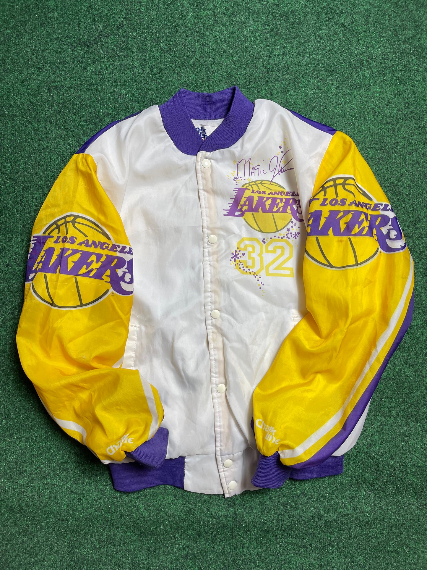 90’s Los Angeles Lakers Magic Johnson Vintage Chalkline Fanimation NBA Satin Jacket (Medium)