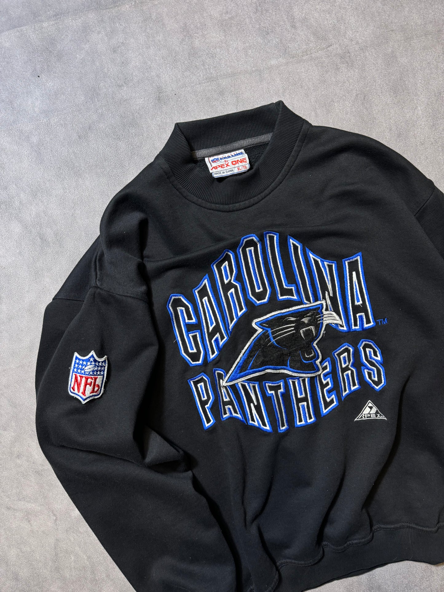 90’s Carolina Panthers Vintage Black Apex One Heavyweight Embroidered Wave Spellout NFL Crewneck (Boxy XL)
