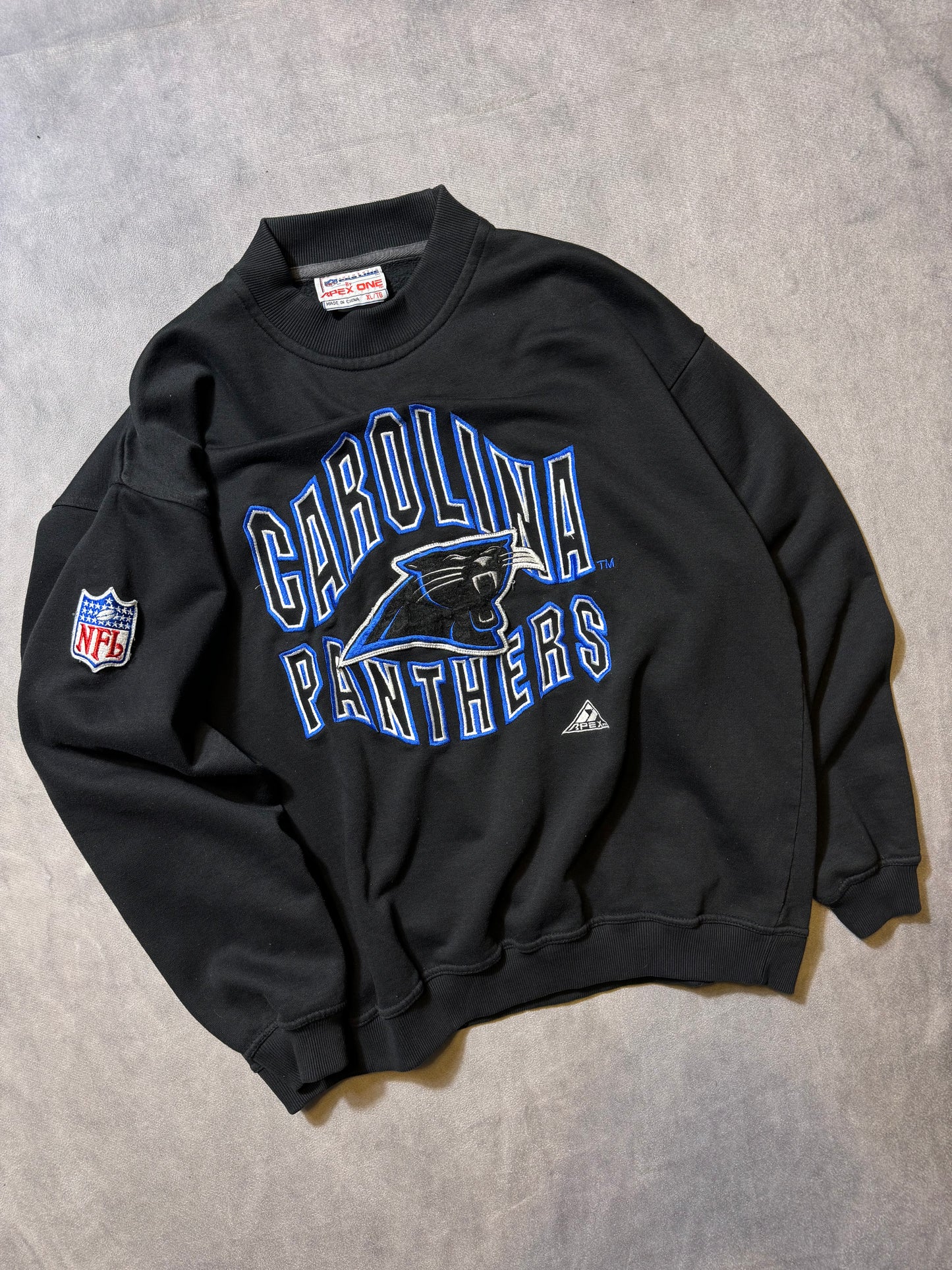 90’s Carolina Panthers Vintage Black Apex One Heavyweight Embroidered Wave Spellout NFL Crewneck (Boxy XL)