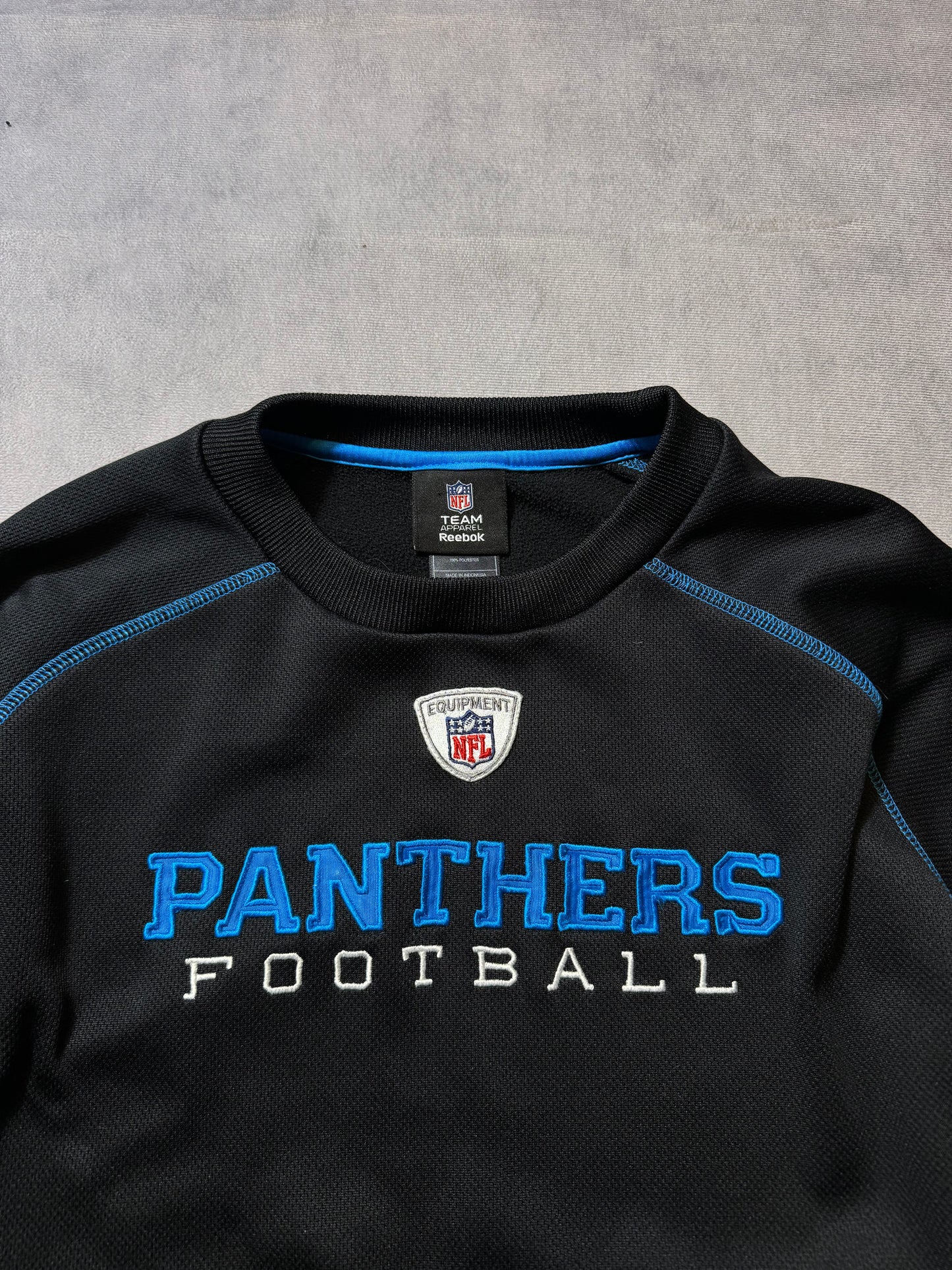 00’s Carolina Panthers Football Vintage Black NFL Equipment Sideline Style Embroidered Crewneck (Large)