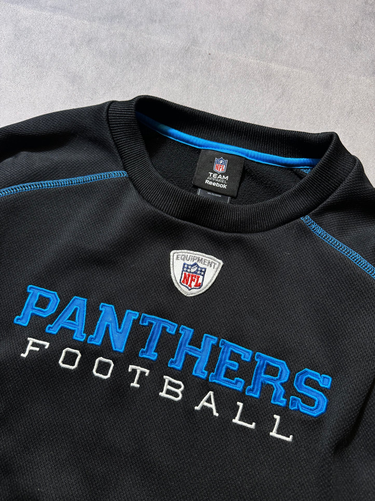 00’s Carolina Panthers Football Vintage Black NFL Equipment Sideline Style Embroidered Crewneck (Large)
