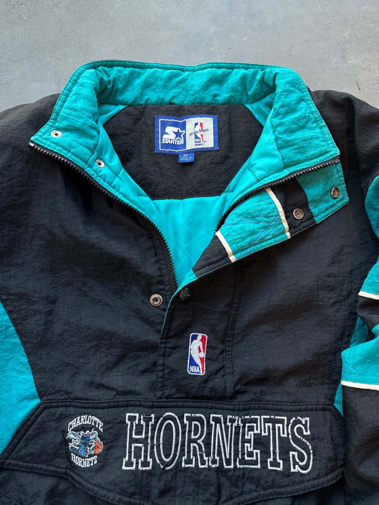 90’s Charlotte Hornets Vintage Black Teal Half Zip Starter NBA Pullover Puffer Jacket (XL)