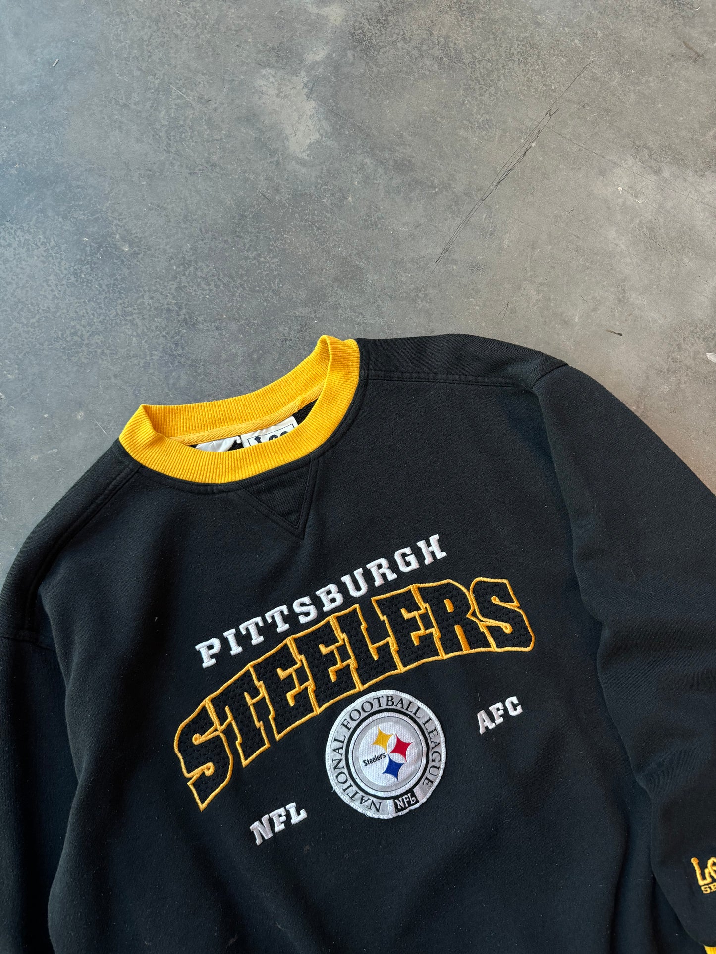 90’s Pittsburgh Steelers Vintage Lee Sport Black Embroidered NFL Crewneck (Medium)