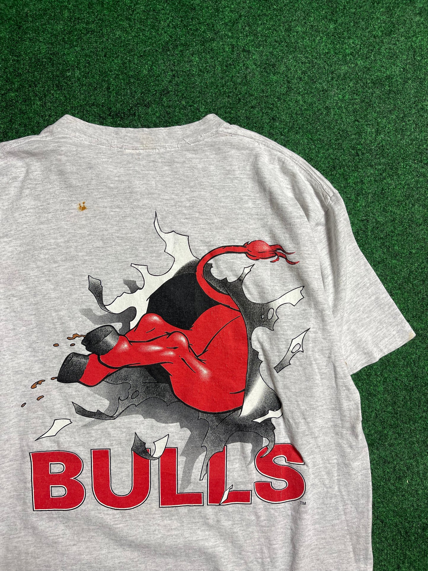 90’s Chicago Bulls Vintage Nutmeg Mills NBA Breakthrough Tee (Large)