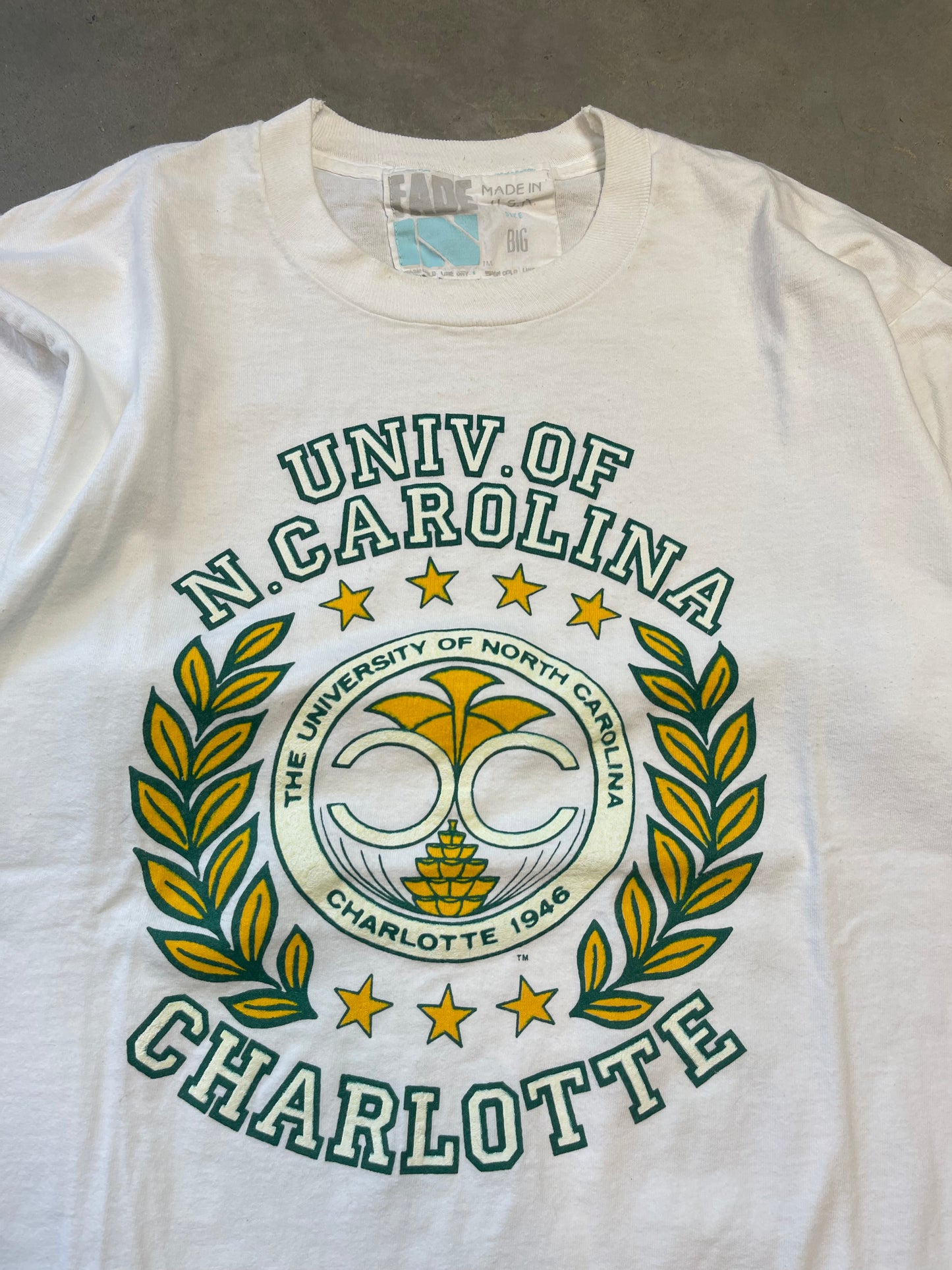 90’s UNC Charlotte 49ers Vintage College Seal Tee (Large)