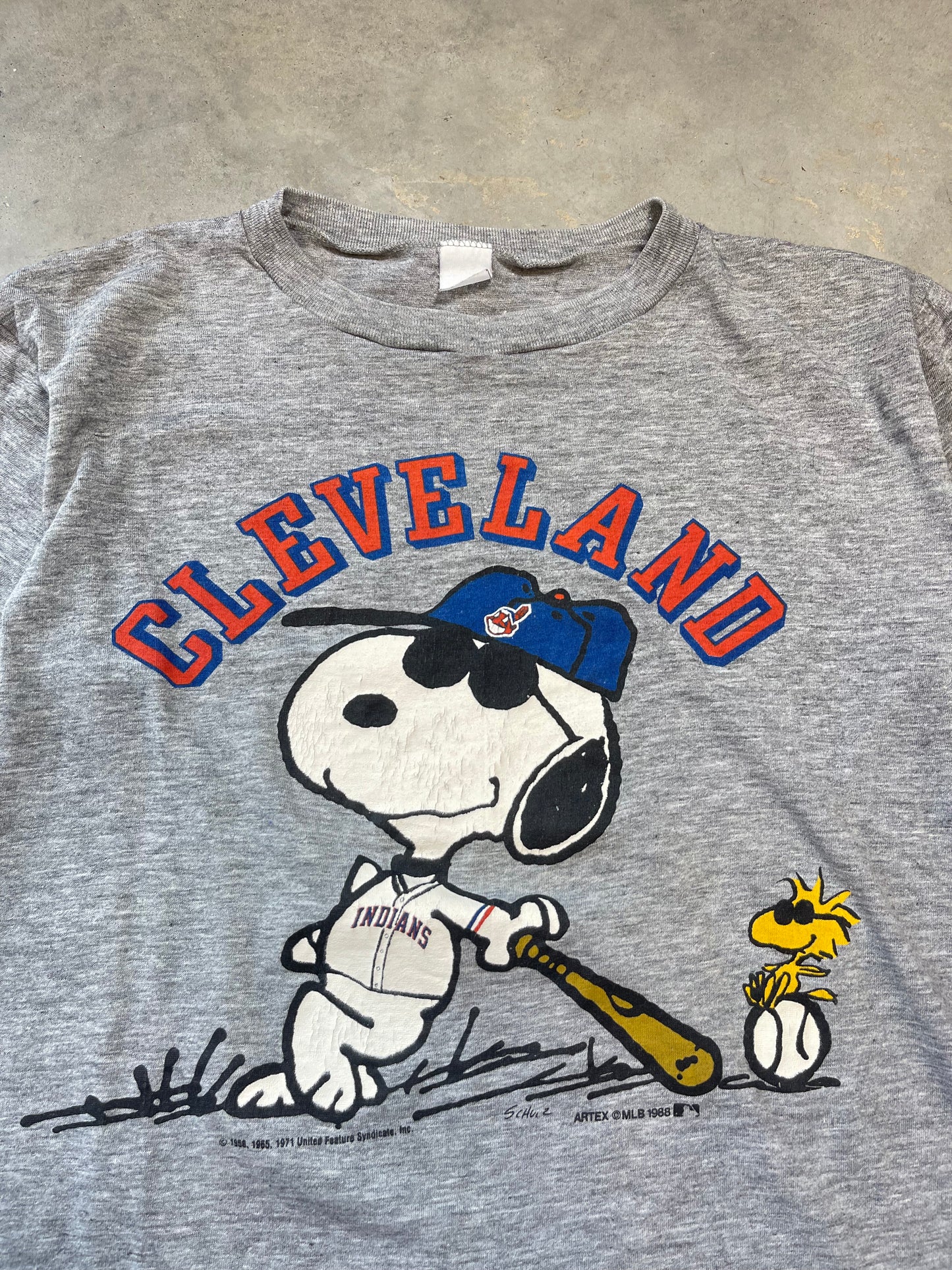 1988 Cleveland Indians x Snoopy The Peanuts Vintage MLB Tee (Medium)