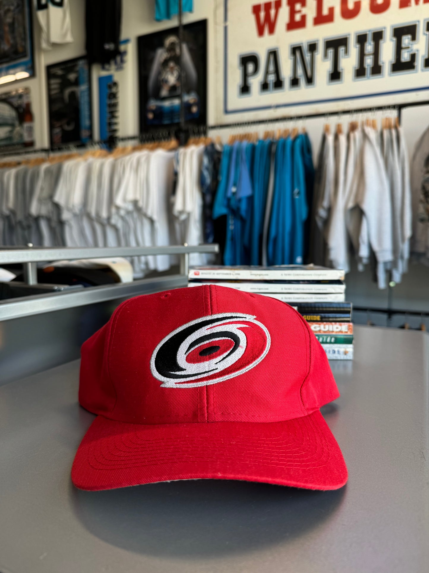 90’s Carolina Hurricanes Vintage Red Logo 7 NHL Hockey Snapback Hat (OSFA)