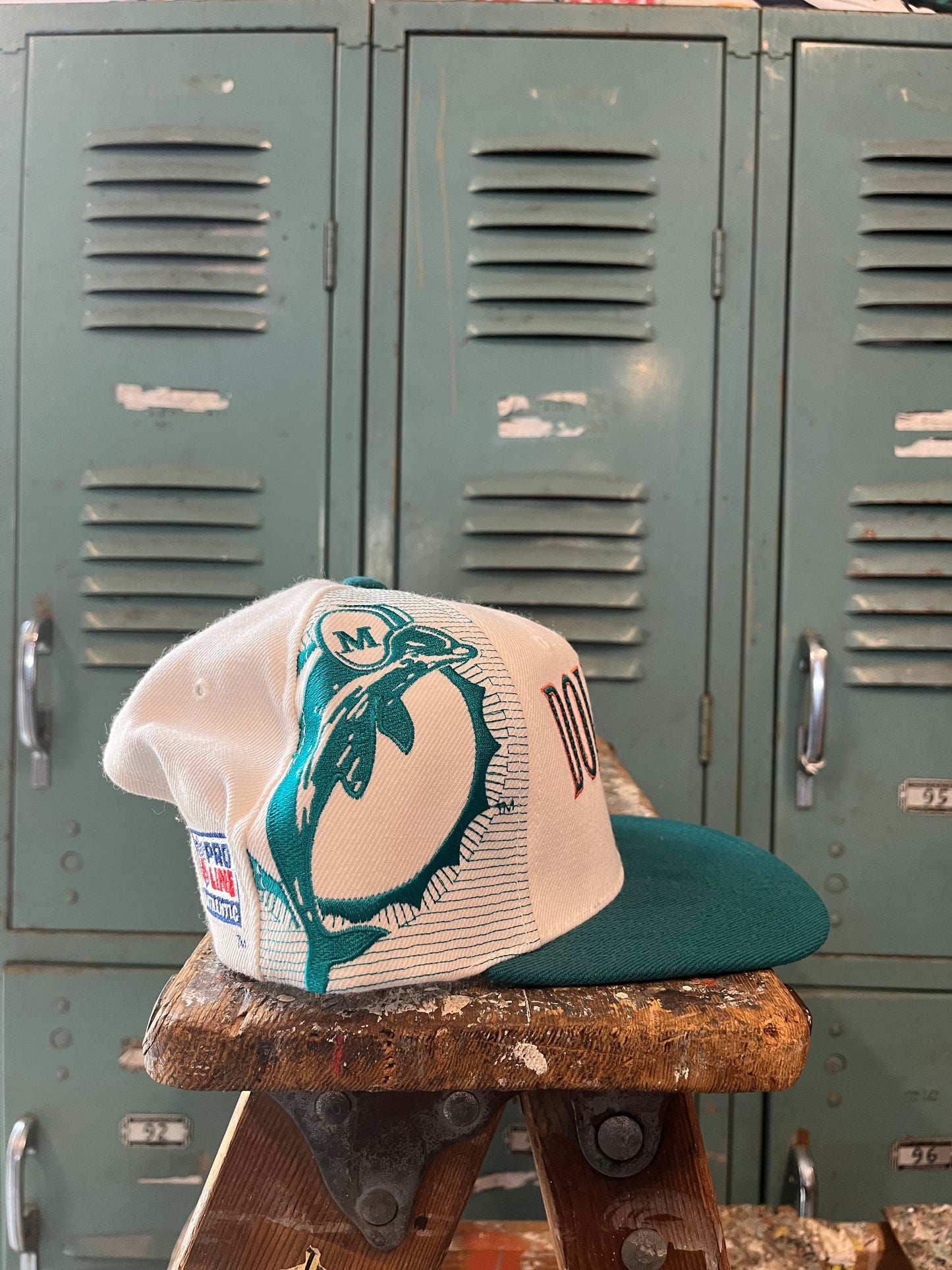 90s NFL Miami Dolphin’s Sport Specialities Laser Vintage (DSWT)