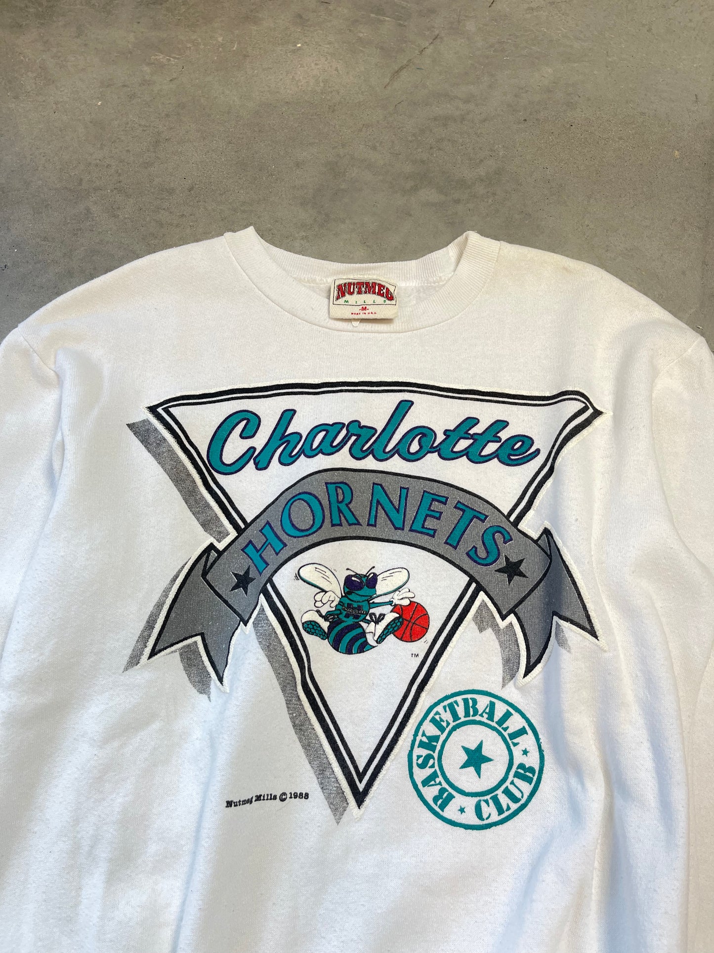 1988 Charlotte Hornets Basketball Club Vintage Inaugural Season NBA Crewneck (Medium)