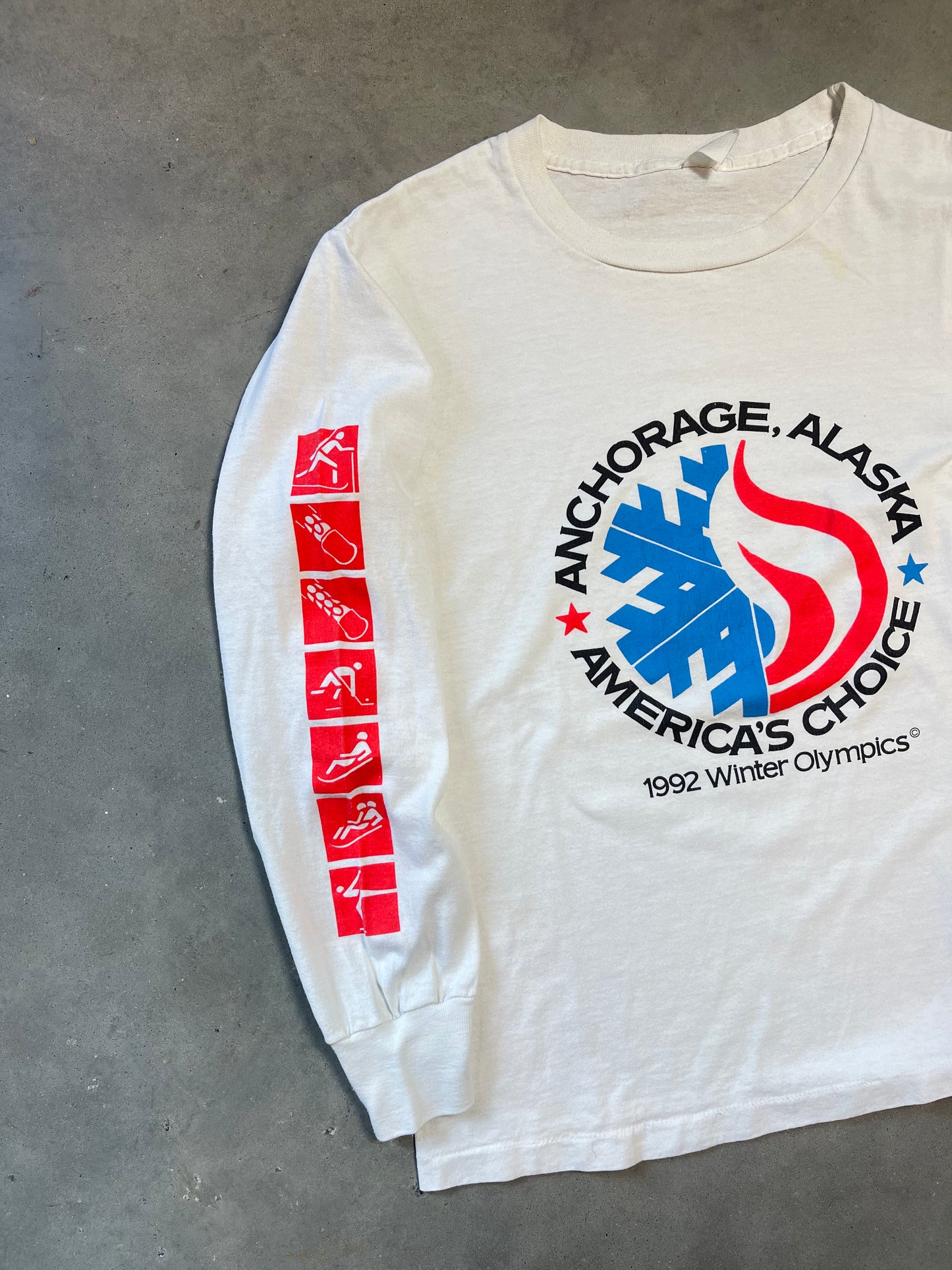 1992 Anchorage Alaska Winter Olympics Vintage Longsleeve Tee (Medium)