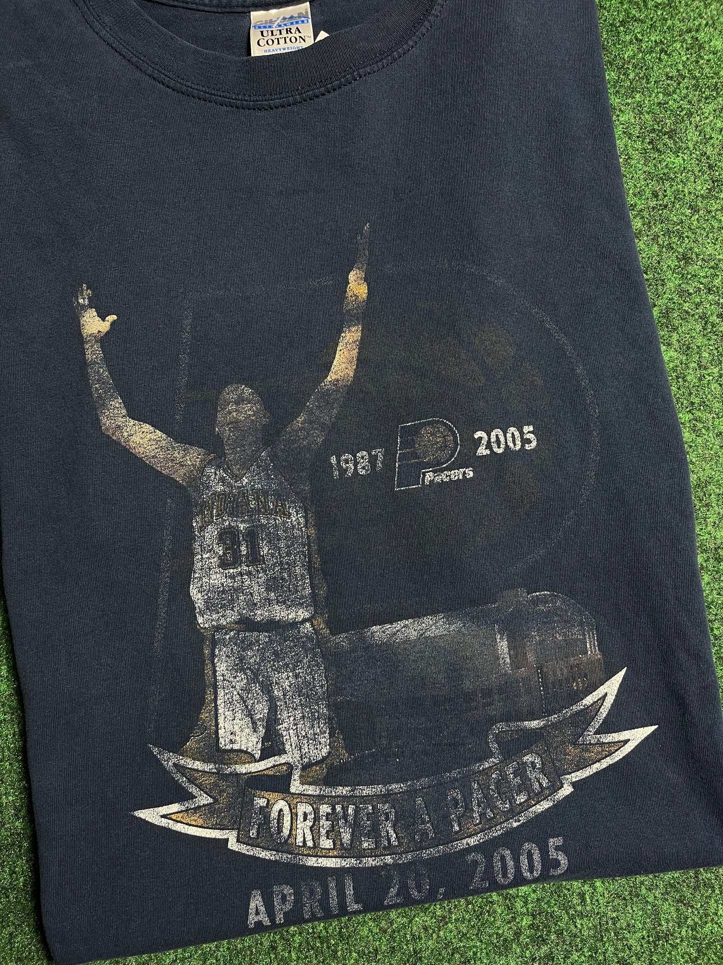 2005 Indiana Pacers Reggie Miller “Forever a Pacer” Vintage NBA Tee (XL)