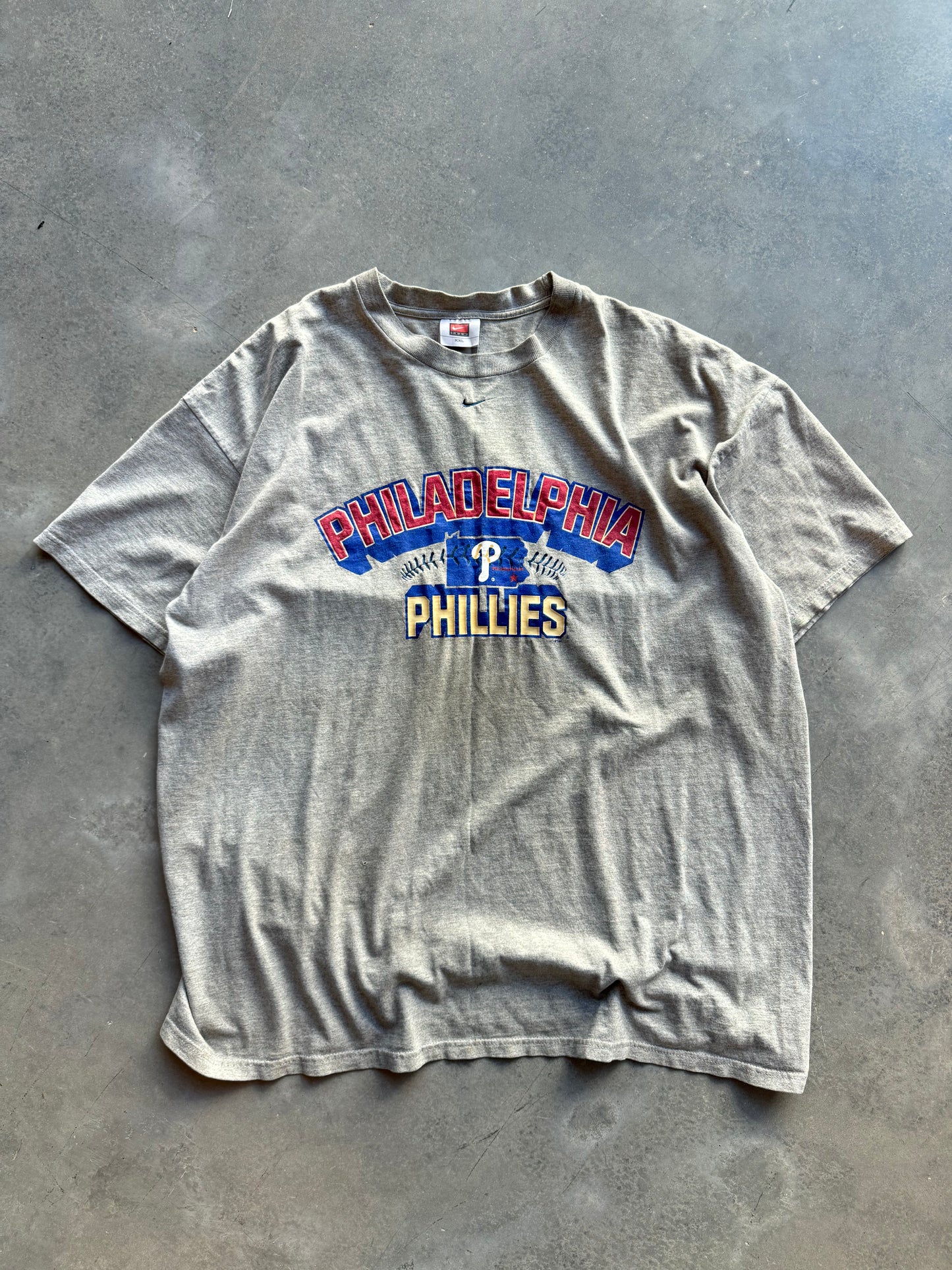 2004 Philadelphia Phillies Vintage Nike Mini Swoosh MLB Tee (XXL)