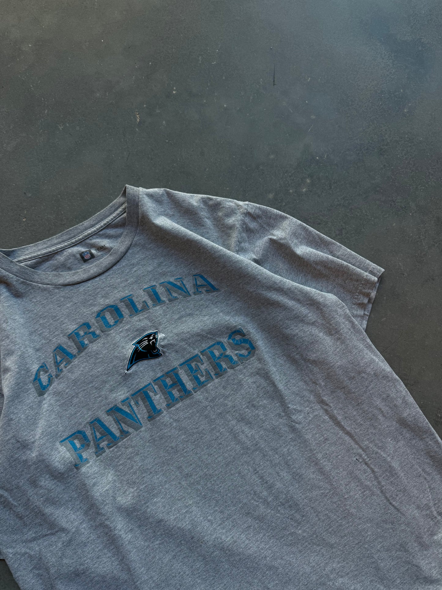 00’s Carolina Panthers Vintage Embroidered Logo NFL Tee (Large)