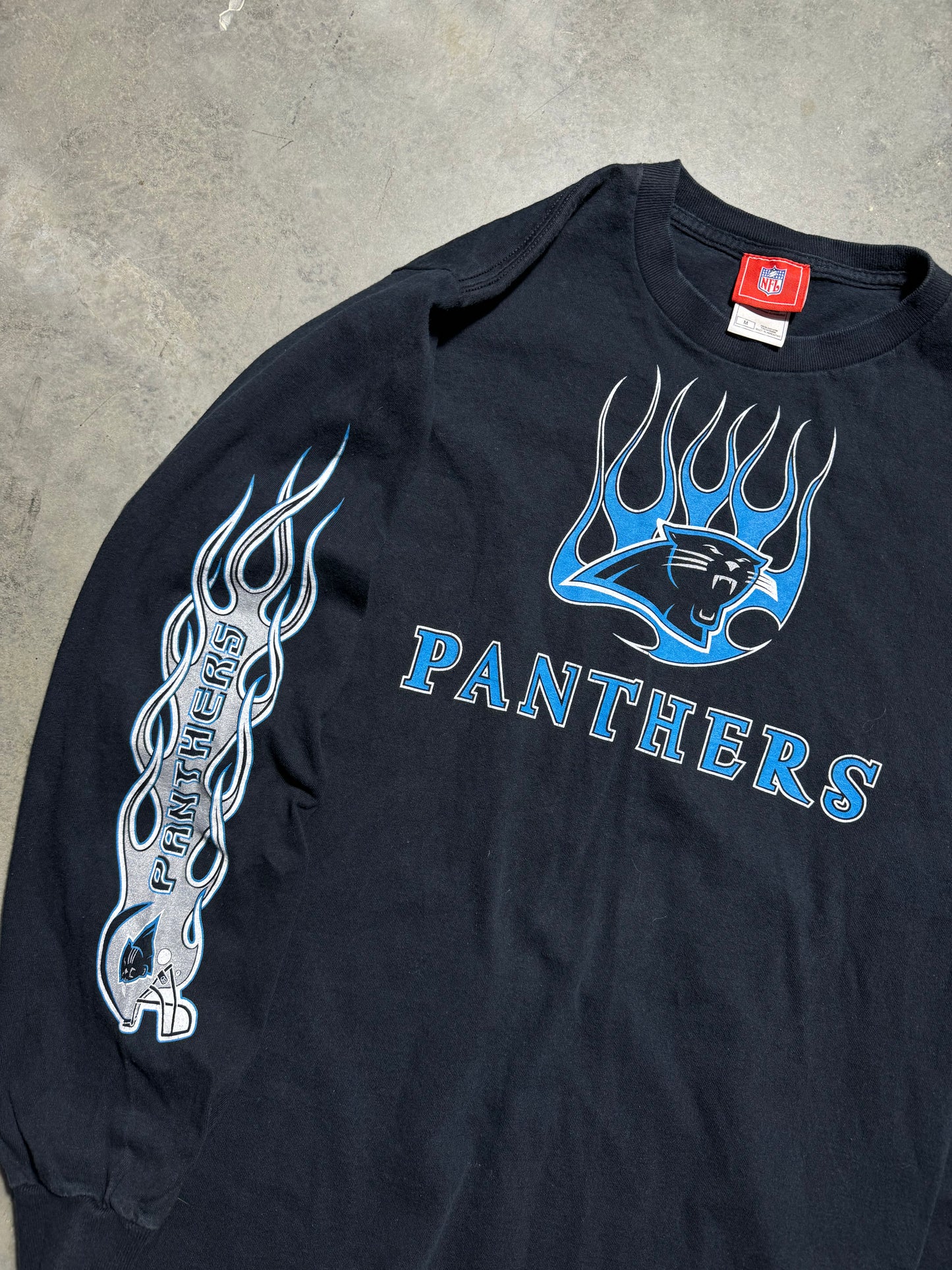 00’s Carolina Panthers Vintage Black Flame Print NFL Longsleeve Tee (Medium)