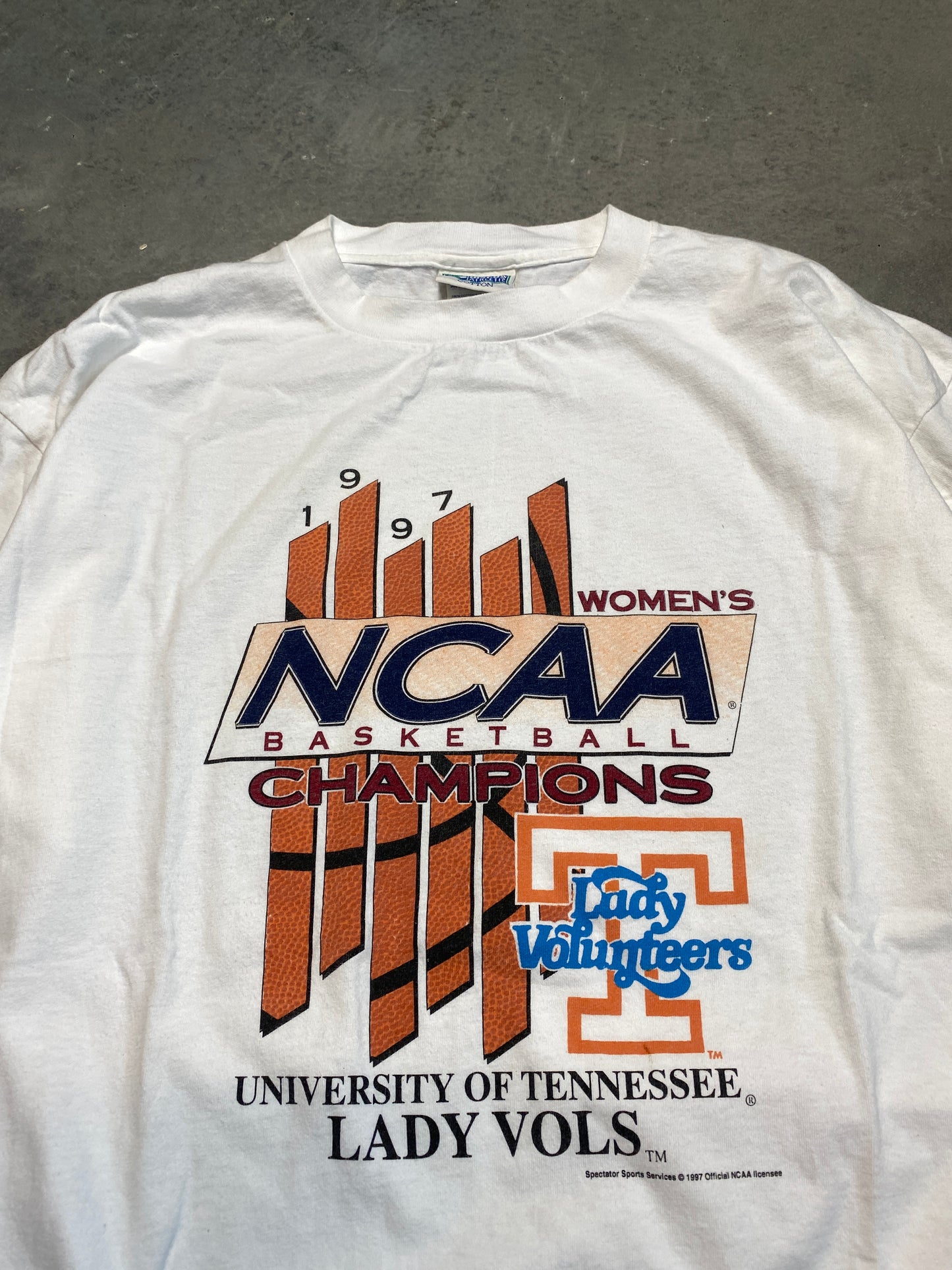 1997 University of Tennessee Lady Volunteers National Champions Logo Vintage Tee (2XL)