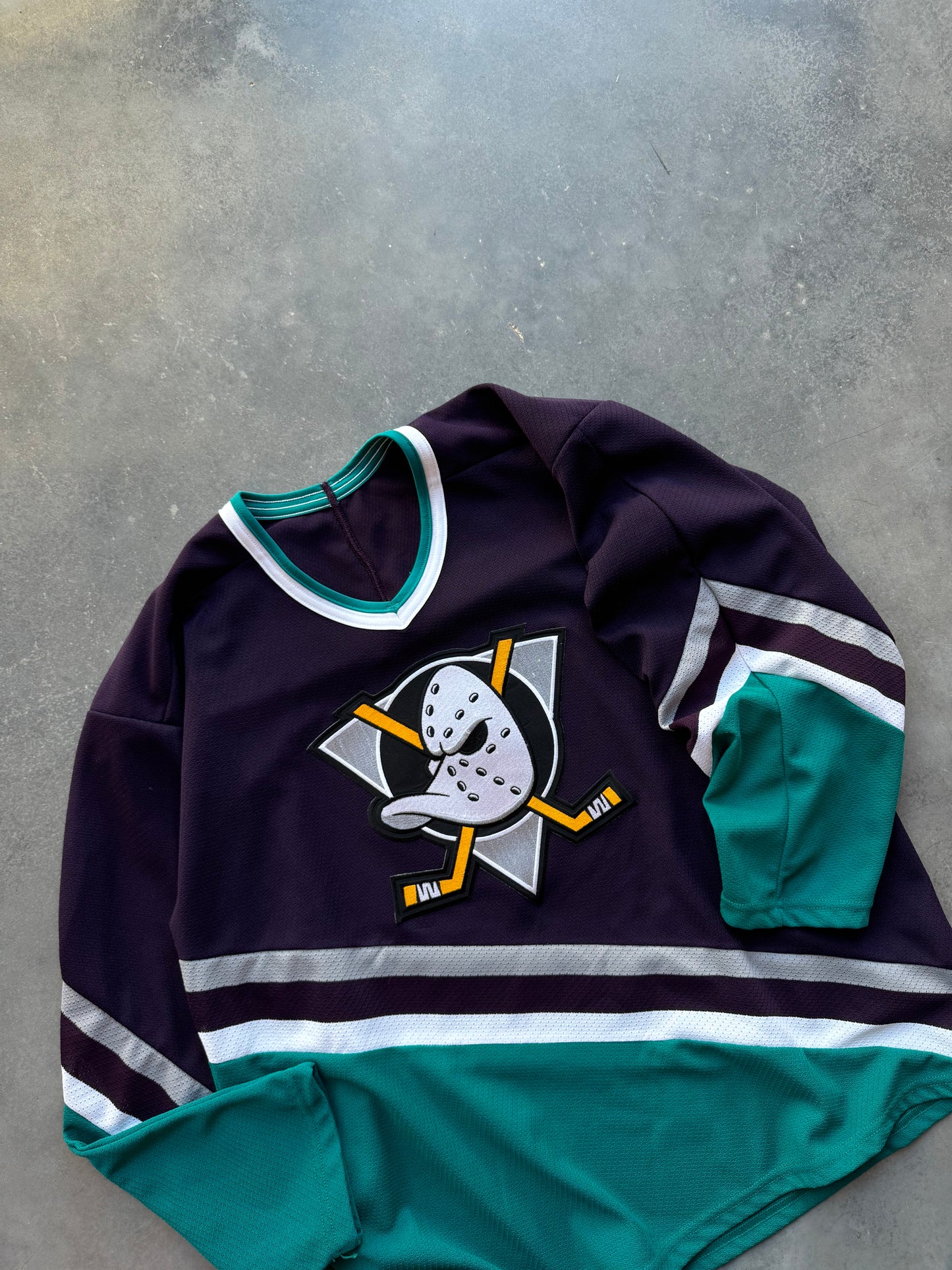 90’s Anaheim Mighty Ducks Vintage CCM NHL Hockey Jersey (Large)