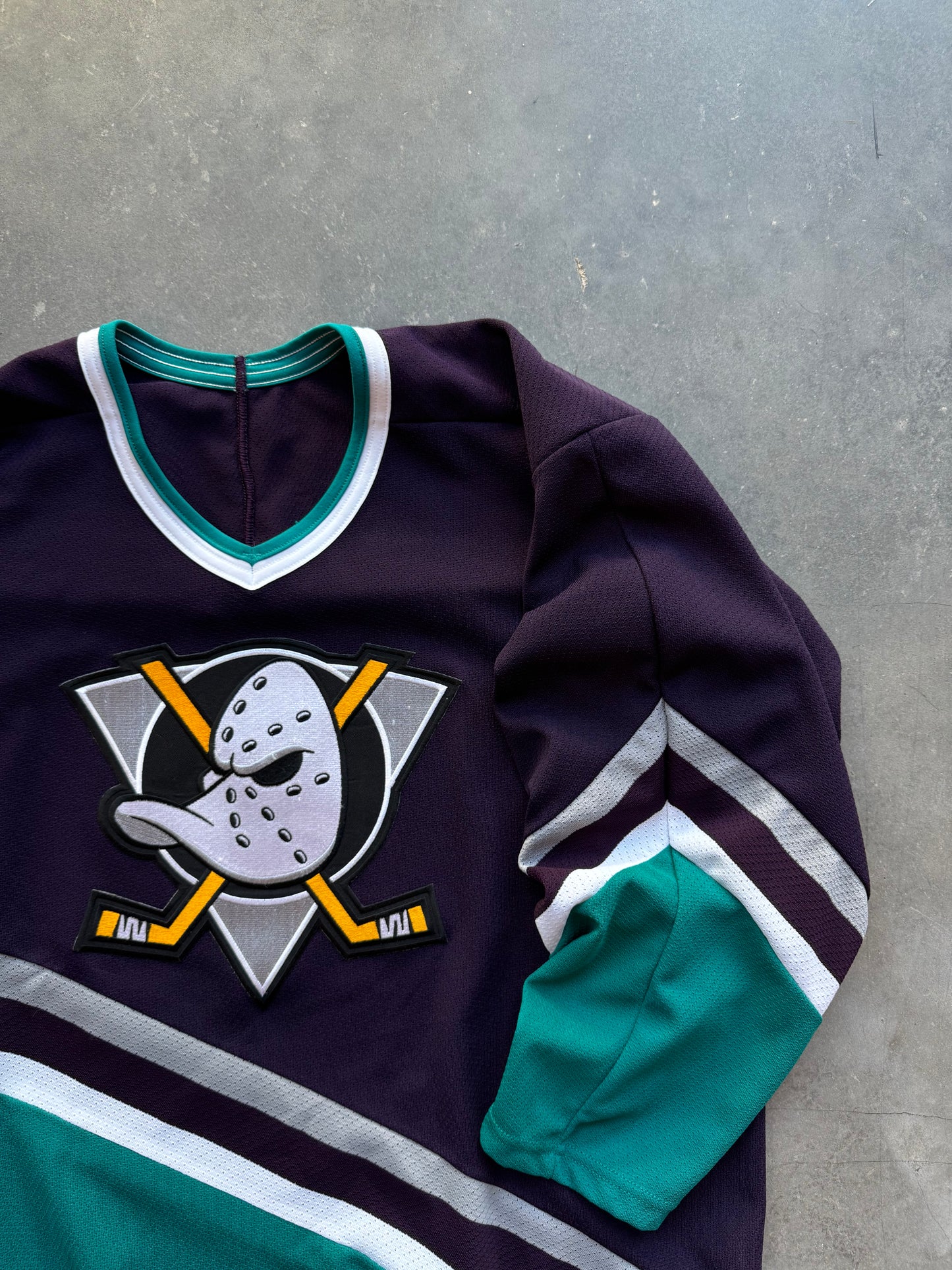 90’s Anaheim Mighty Ducks Vintage CCM NHL Hockey Jersey (Large)