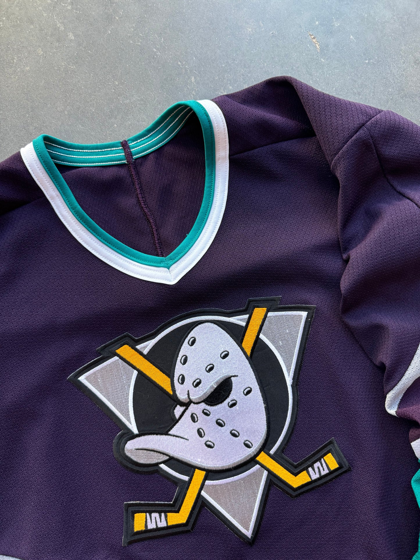 90’s Anaheim Mighty Ducks Vintage CCM NHL Hockey Jersey (Large)