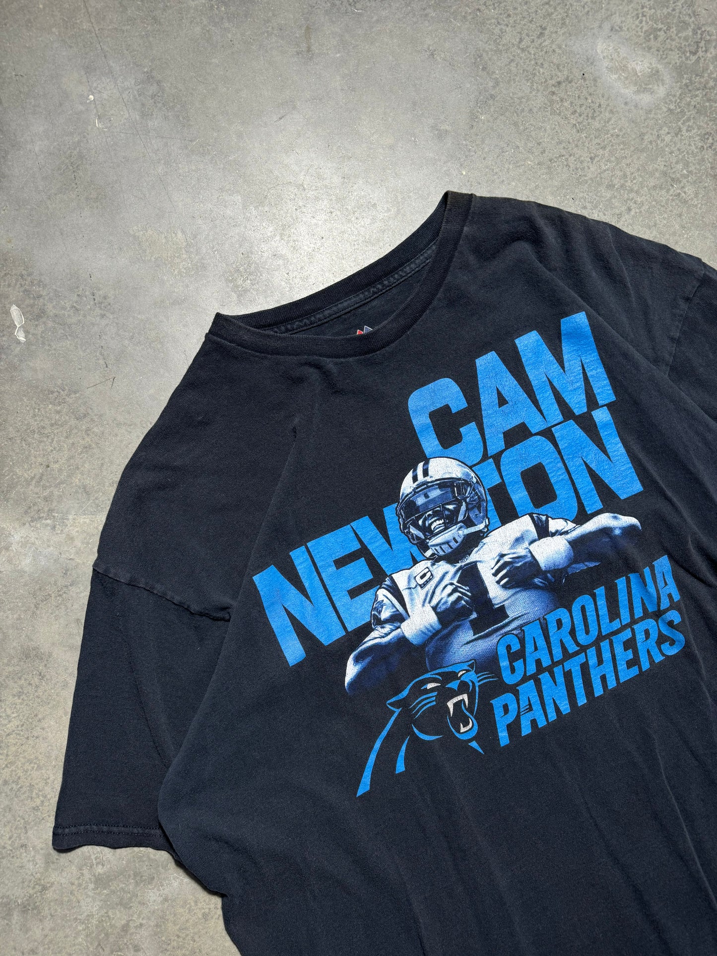 2010’s Carolina Panthers Cam Newton Vintage Faded Black Superman Pose NFL Tee (XXL)