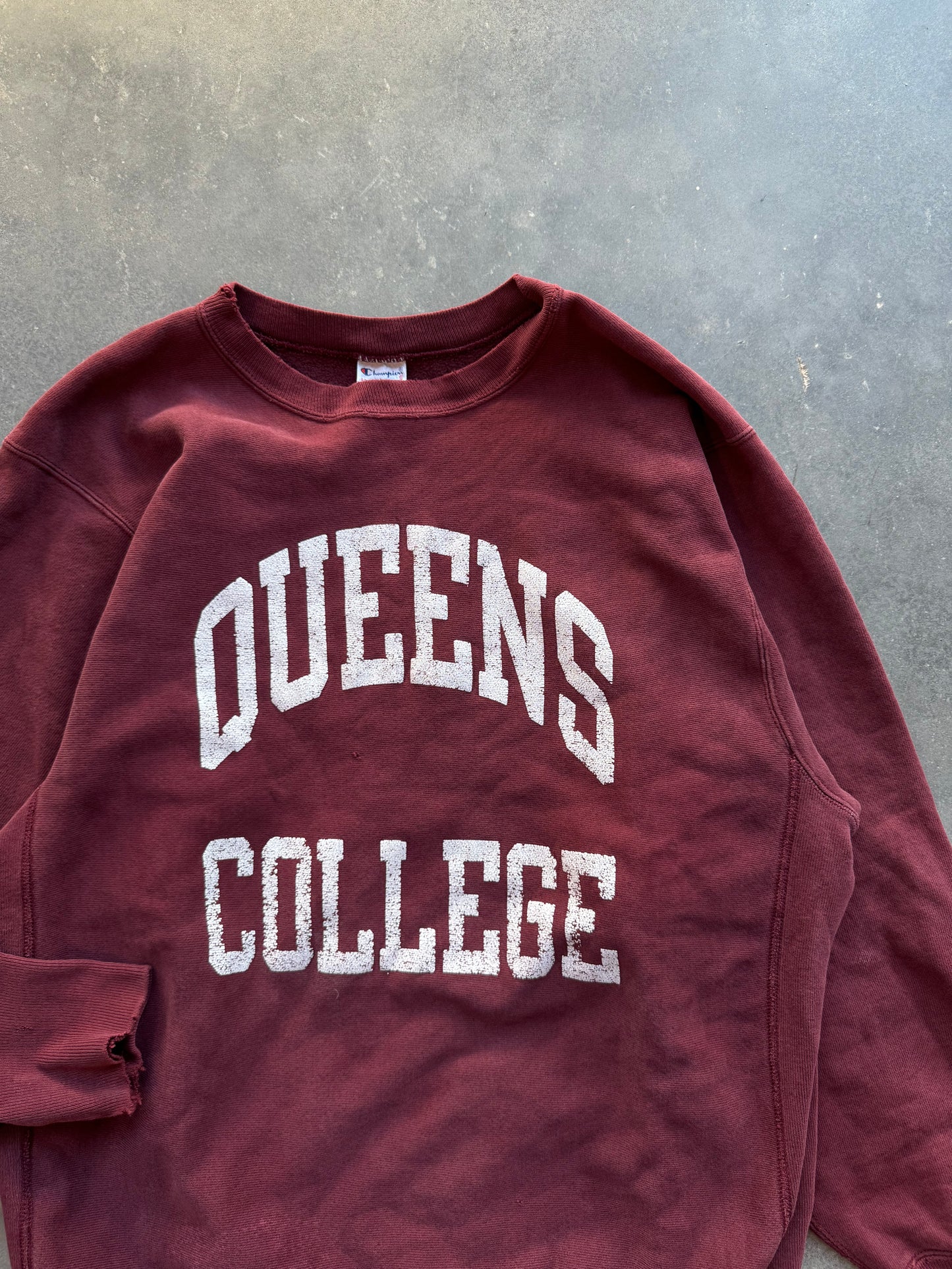 90’s Queens College Royals Vintage Maroon Spellout Champion Reverse Weave Heavyweight Crewneck (Large)