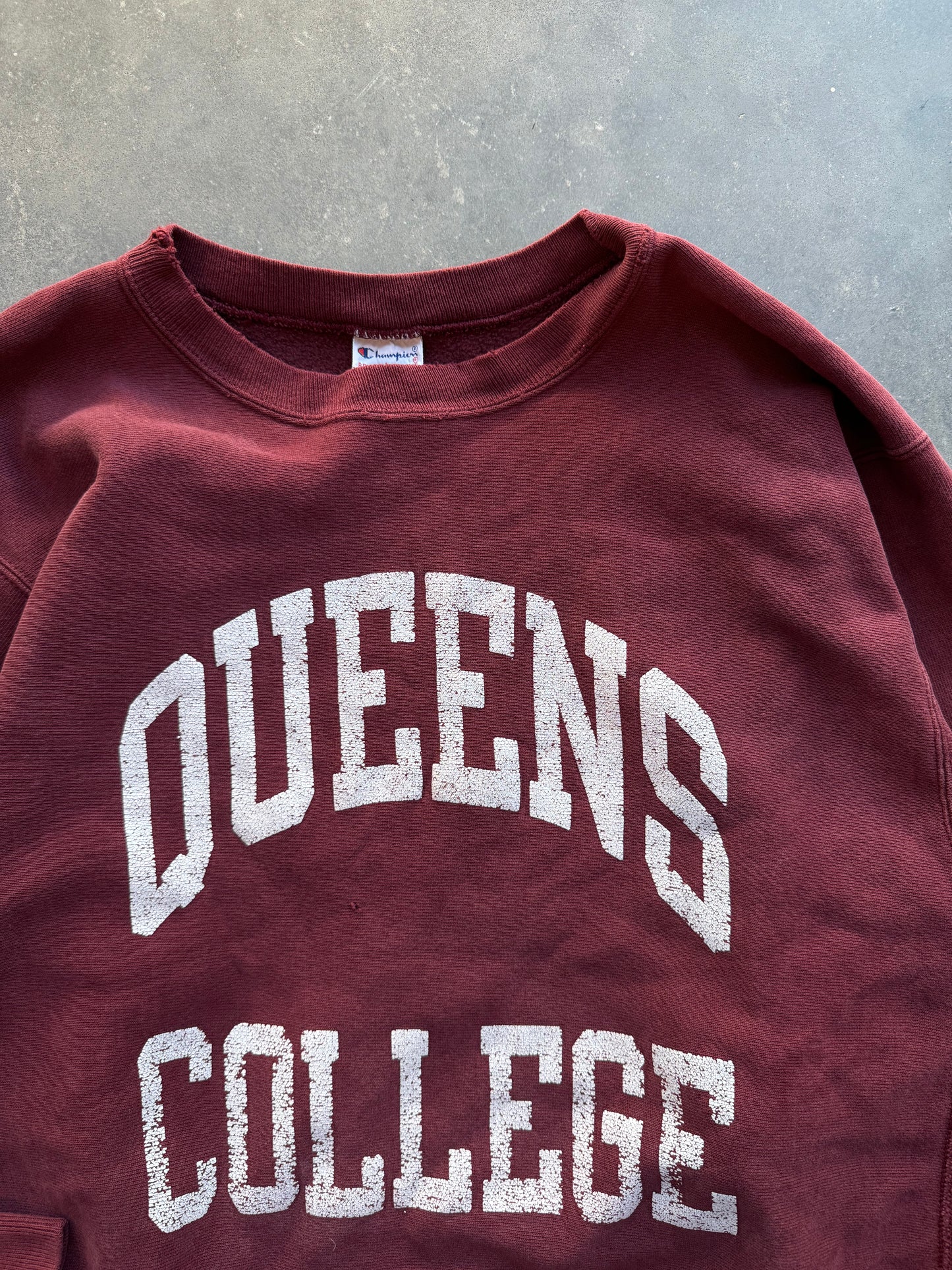 90’s Queens College Royals Vintage Maroon Spellout Champion Reverse Weave Heavyweight Crewneck (Large)