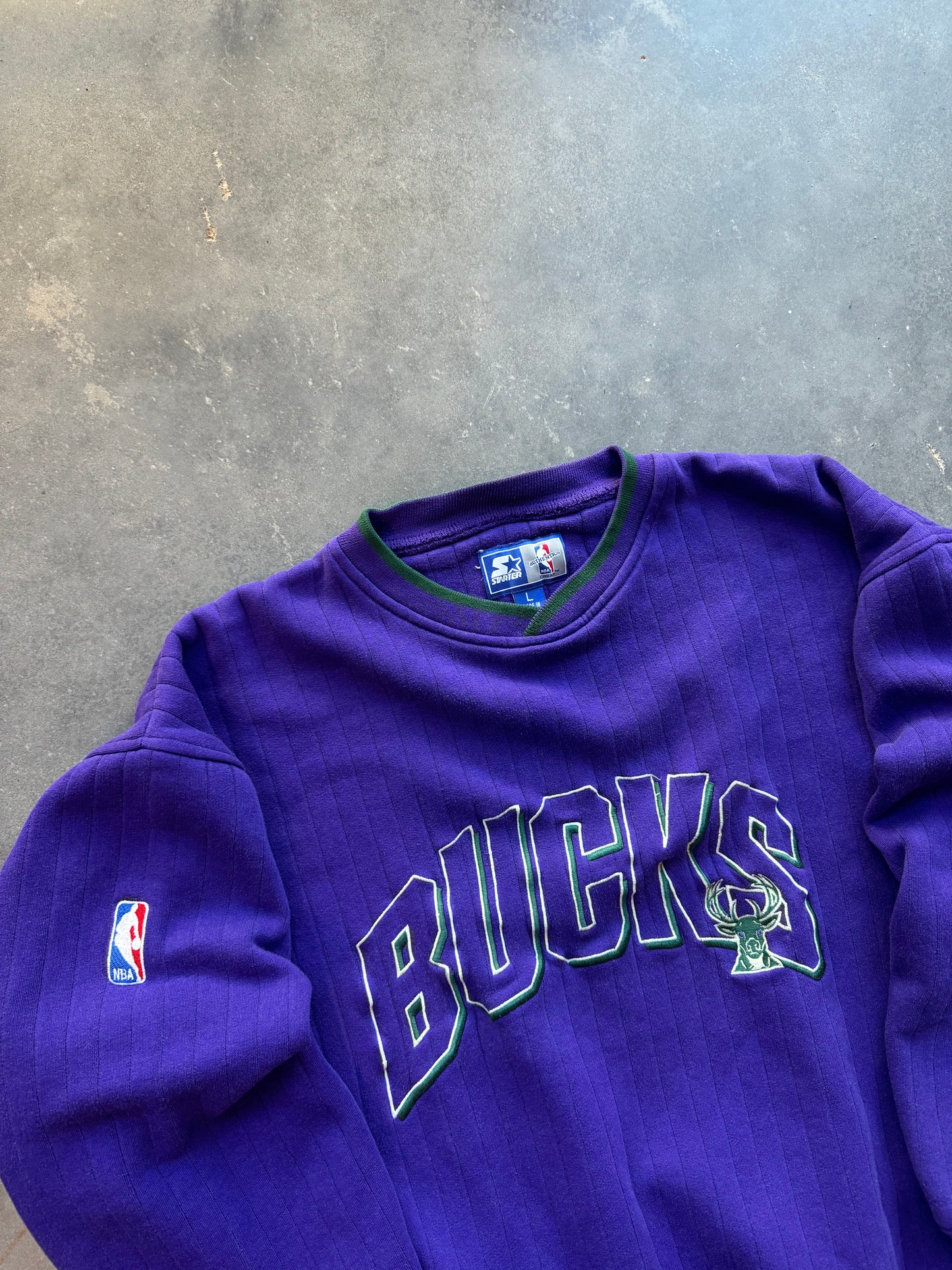 90’s Milwaukee Bucks Vintage Purple Starter Embroidered Striped NBA Crewneck (Large)