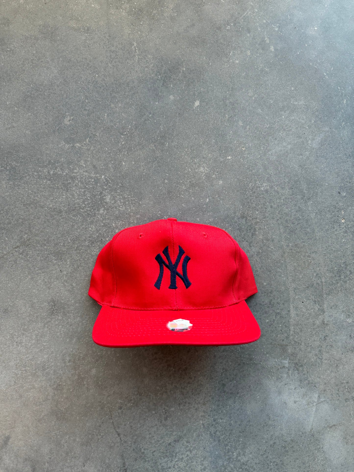 90’s New York Yankees Vintage Red/Navy MLB Snapback Hat - Deadstock (OSFA)