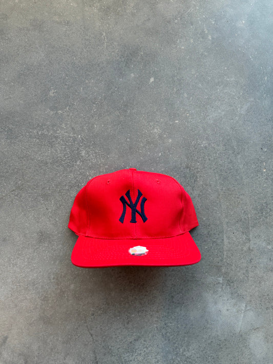 90’s New York Yankees Vintage Red/Navy MLB Snapback Hat - Deadstock (OSFA)