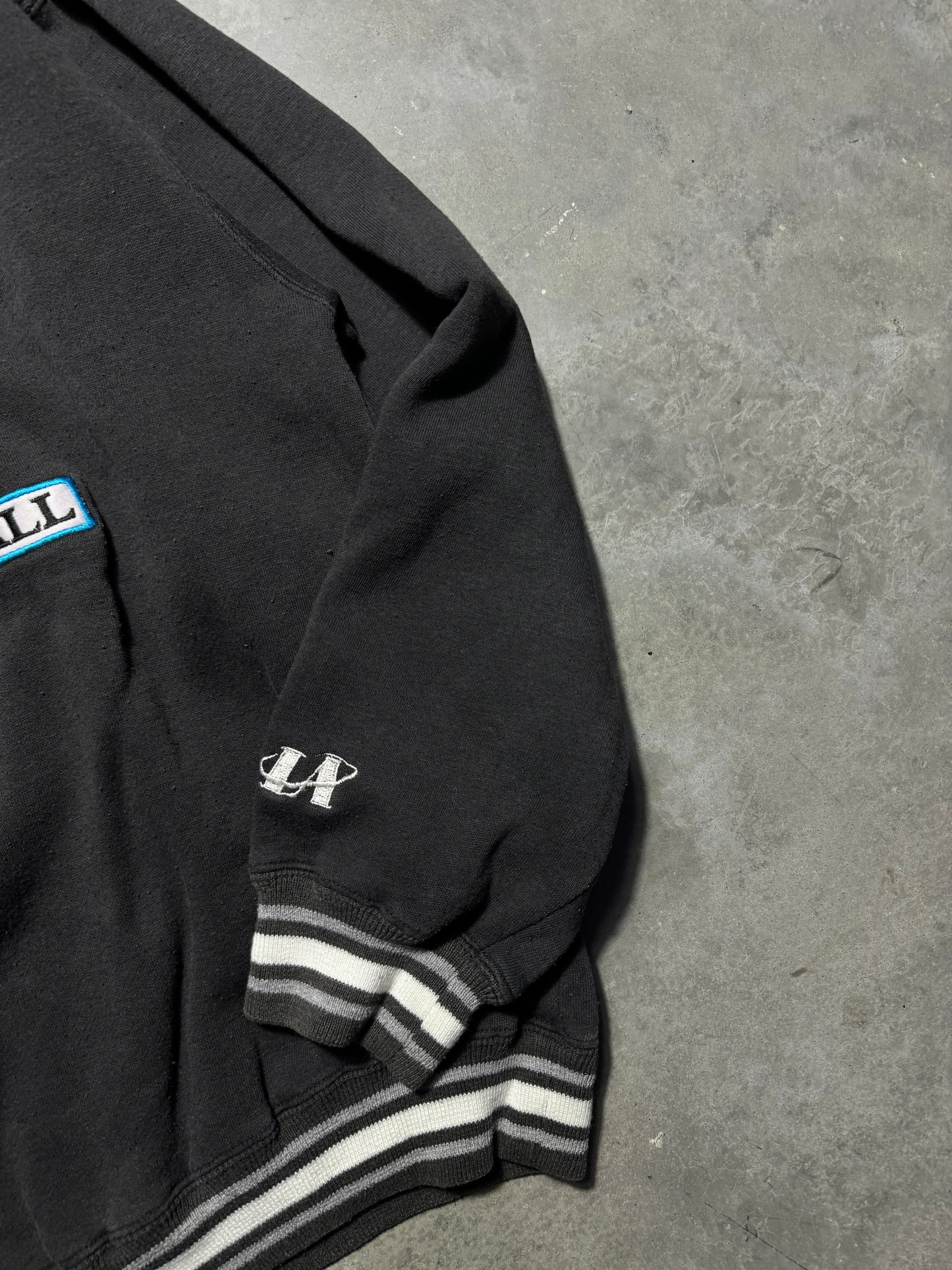 90’s Carolina Panthers Vintage Black Logo Athletic Embroidered Ribbed NFL Crewneck (Large)