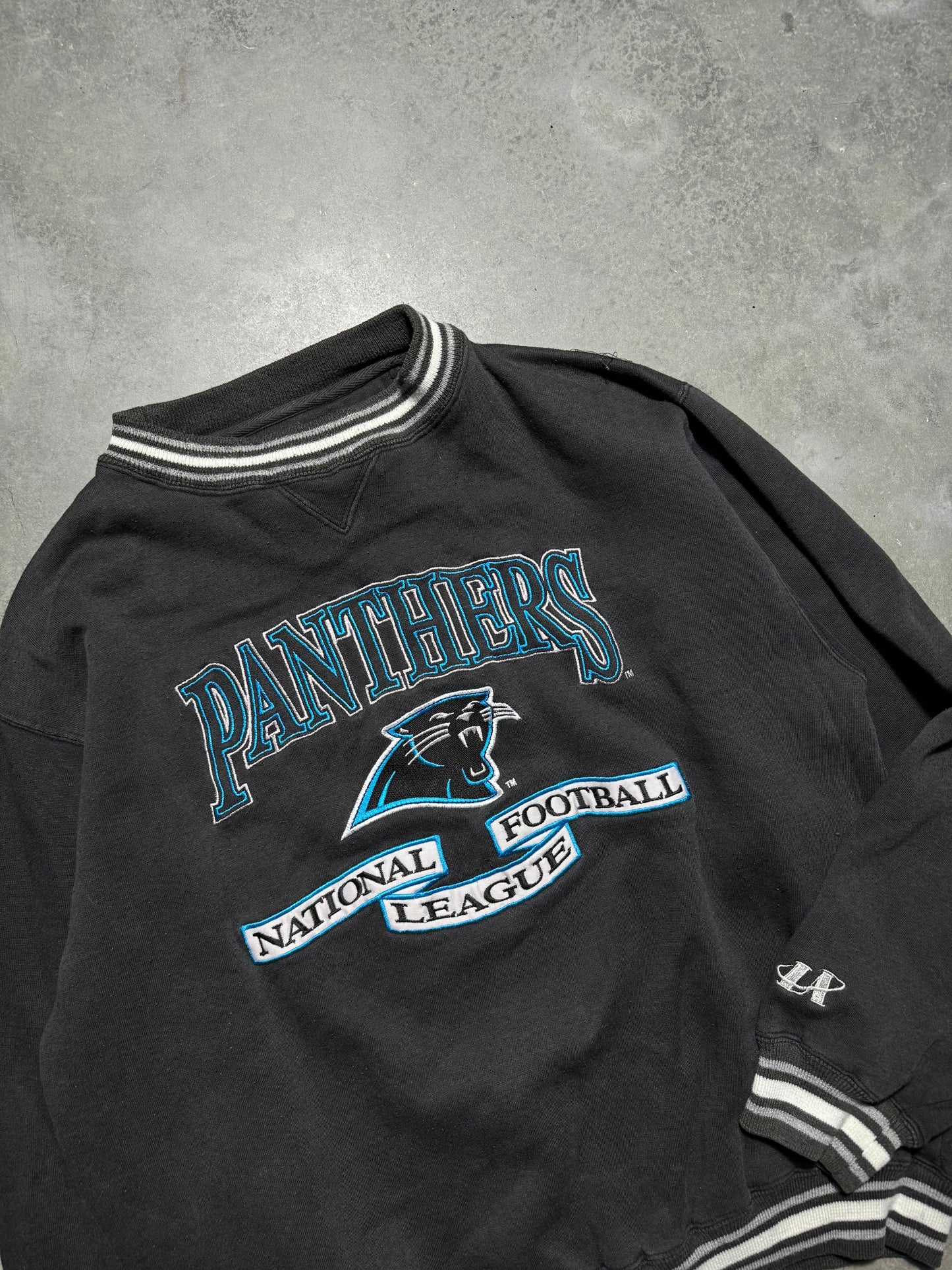 90’s Carolina Panthers Vintage Black Logo Athletic Embroidered Ribbed NFL Crewneck (Large)