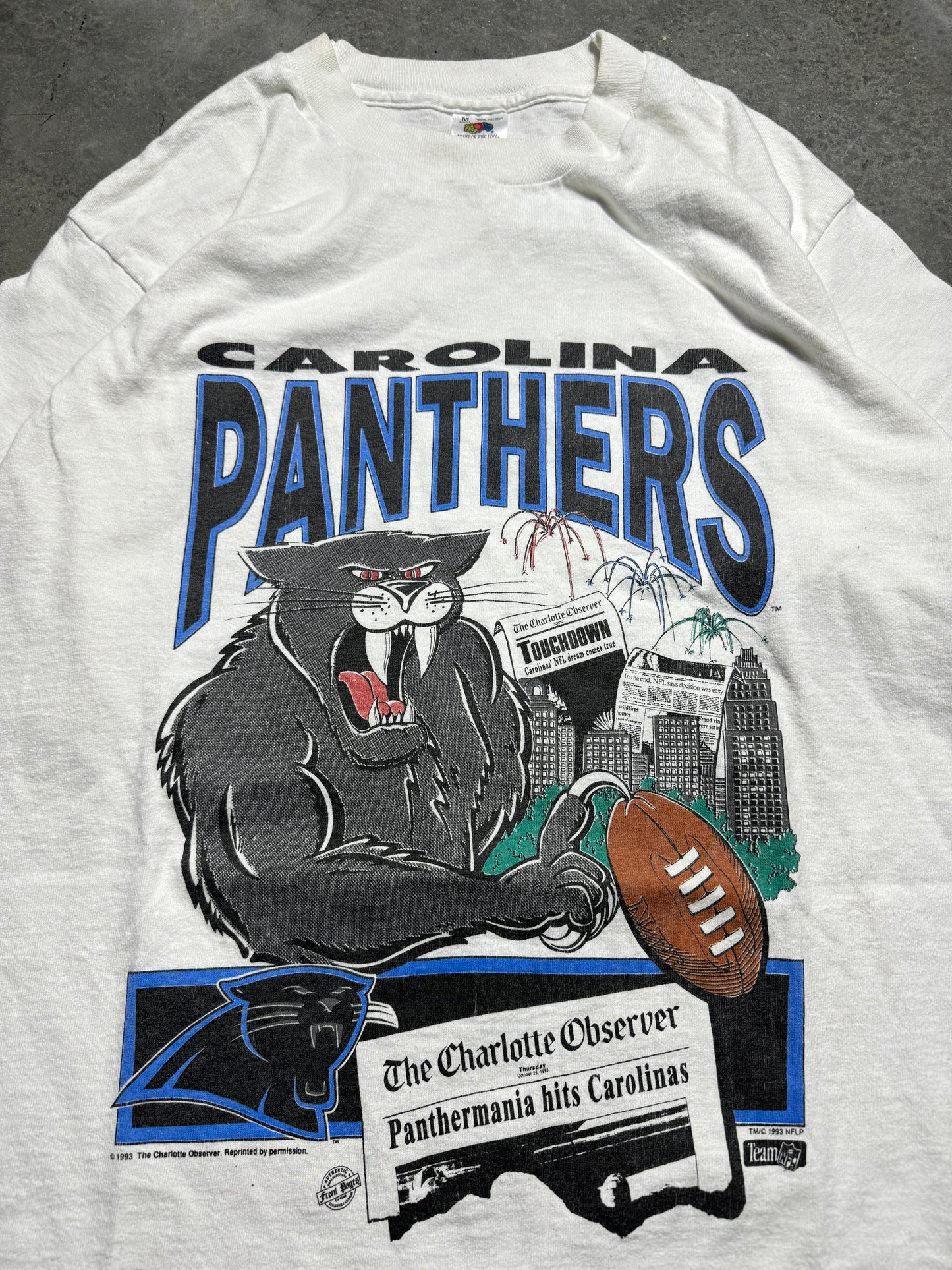 1993 Carolina Panthers “Panthermania Hits Carolinas” Franchise Announcement NFL Tee (Medium)