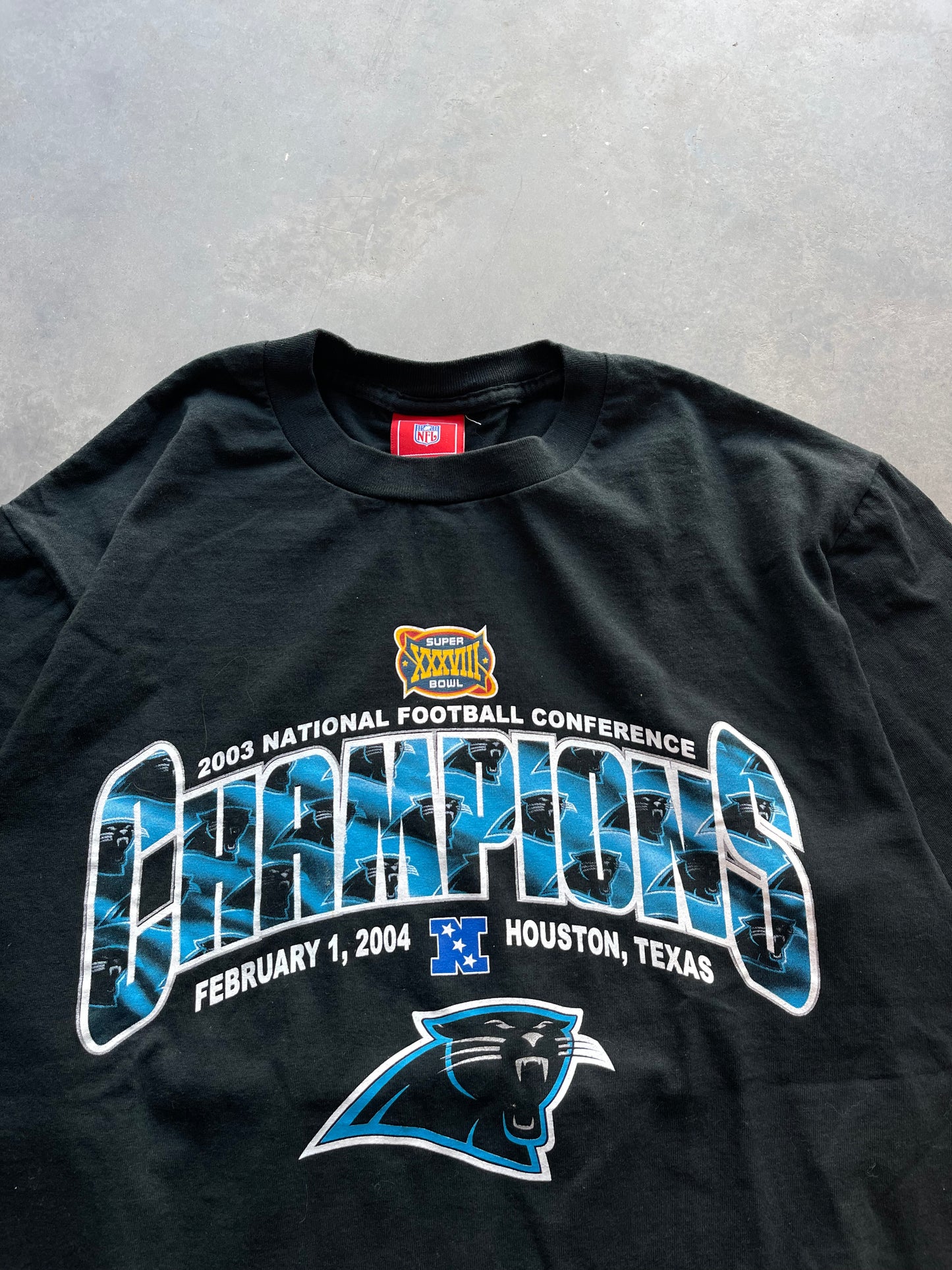 2003 Carolina Panthers NFC Champions Super Bowl XXXVIII Repeat Logo NFL Tee - Deadstock (Large)