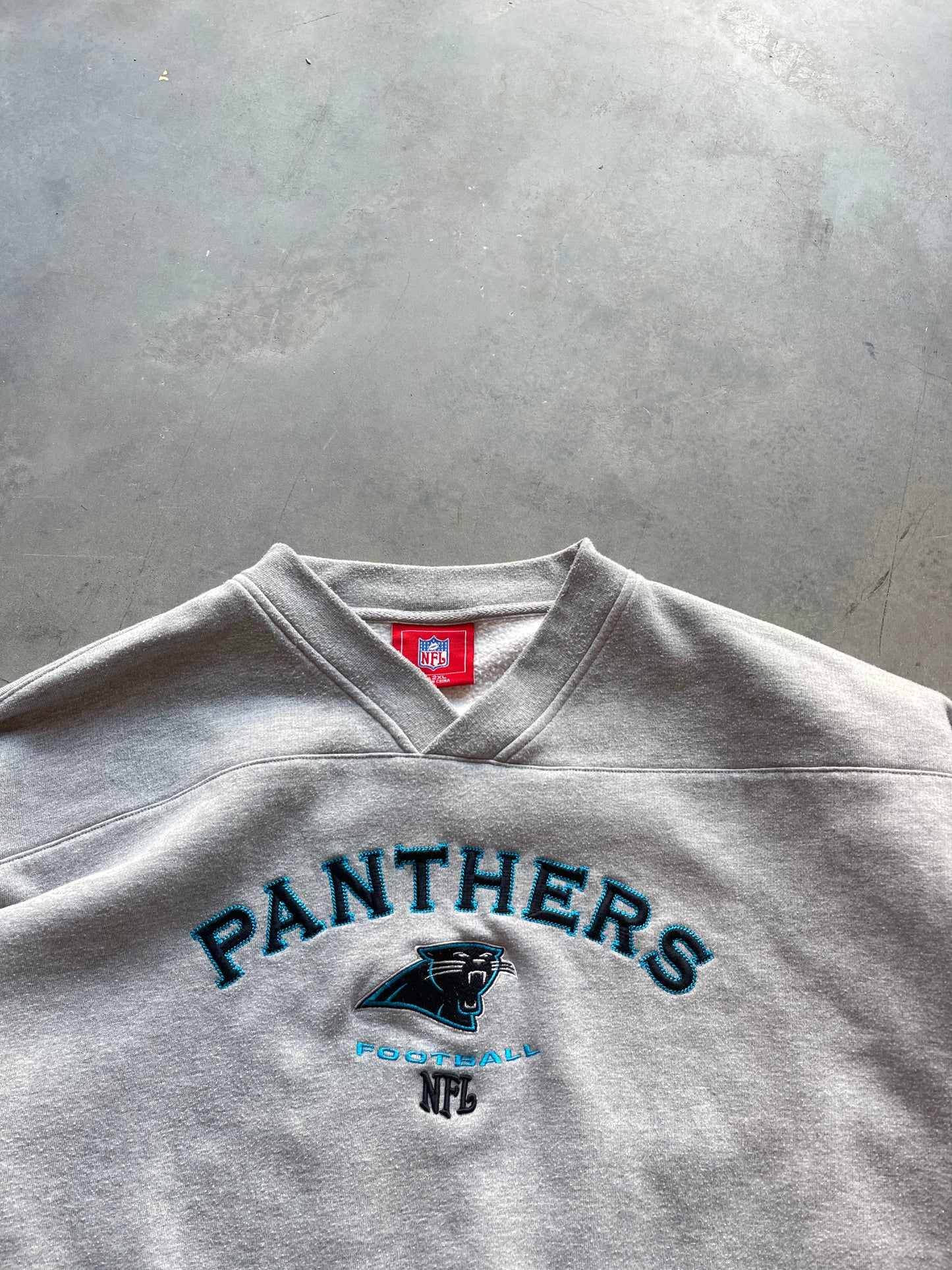 00’s Carolina Panthers Vintage Grey Embroidered NFL Crewneck (XXL)