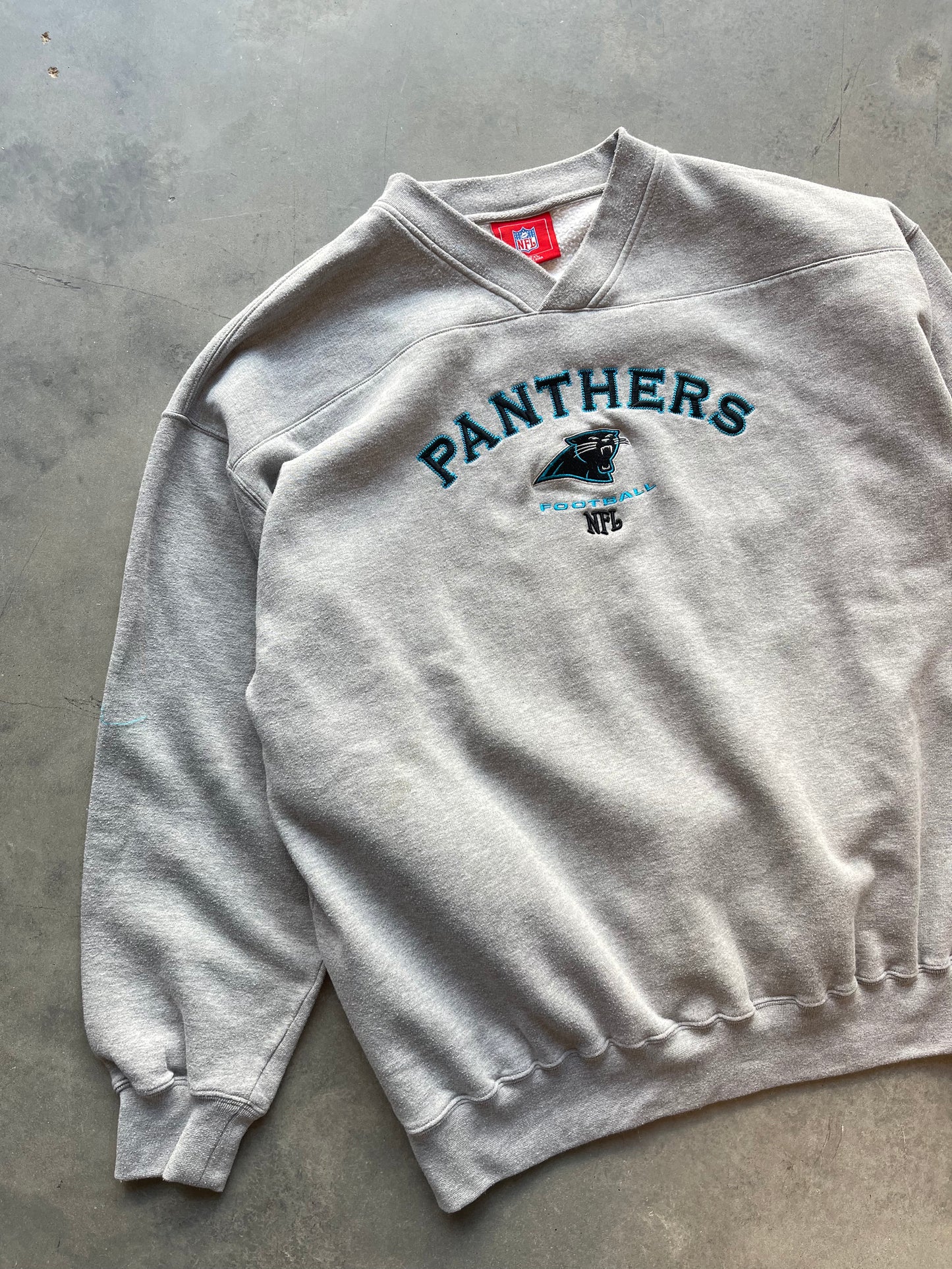 00’s Carolina Panthers Vintage Grey Embroidered NFL Crewneck (XXL)