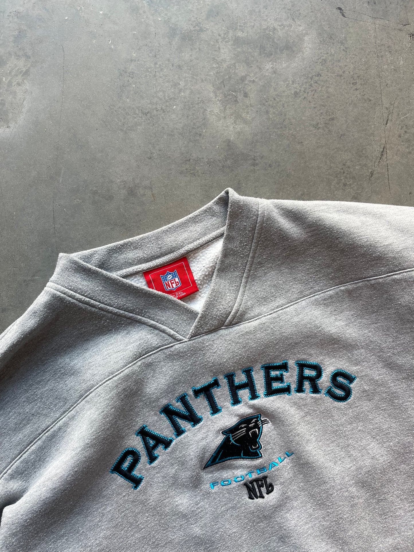 00’s Carolina Panthers Vintage Grey Embroidered NFL Crewneck (XXL)