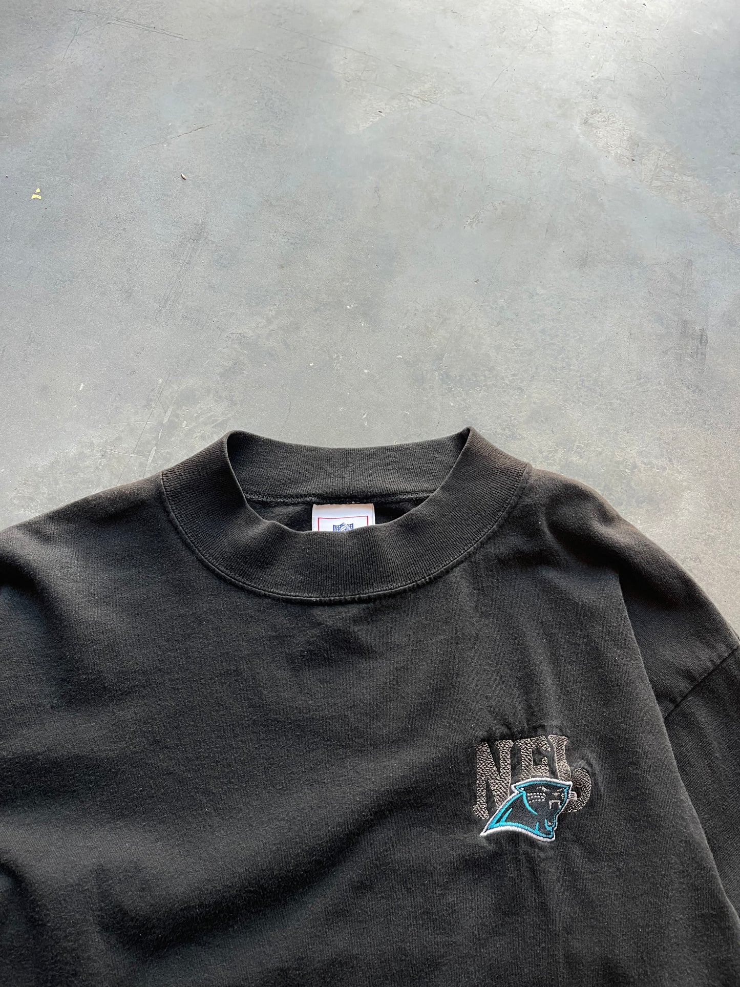 90’s Carolina Panthers Vintage Embroidered NFL Longsleeve Tee (Large)