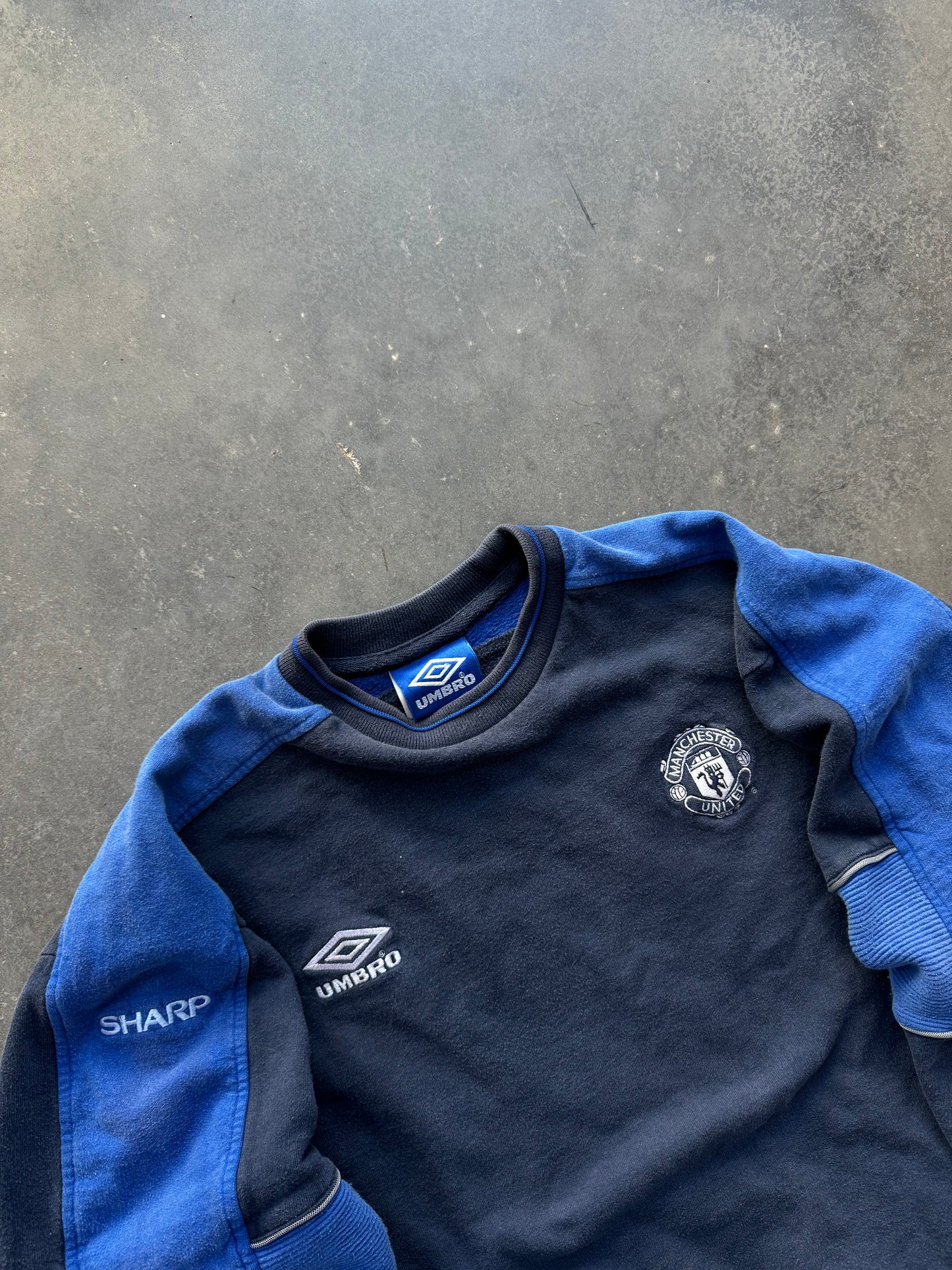 90’s Manchester United Vintage Umbro Embroidered Ribbed Soccer Crewneck (Medium)