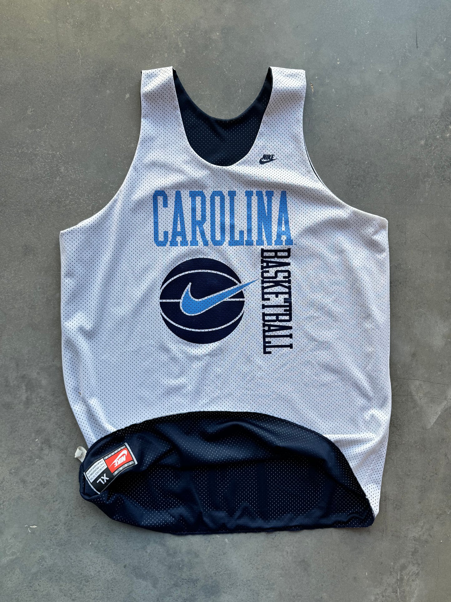 90’s UNC North Carolina Tarheels Vintage Nike Team Sports Reversible College Basketball Jersey (XL)