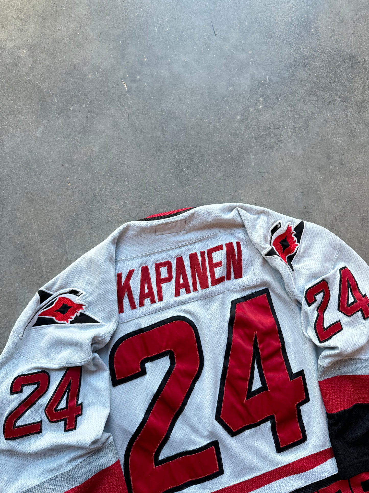 90’s Carolina Hurricanes Sami Kapanen Vintage Starter Fully Stitched NHL Hockey Authentic Jersey (XL)