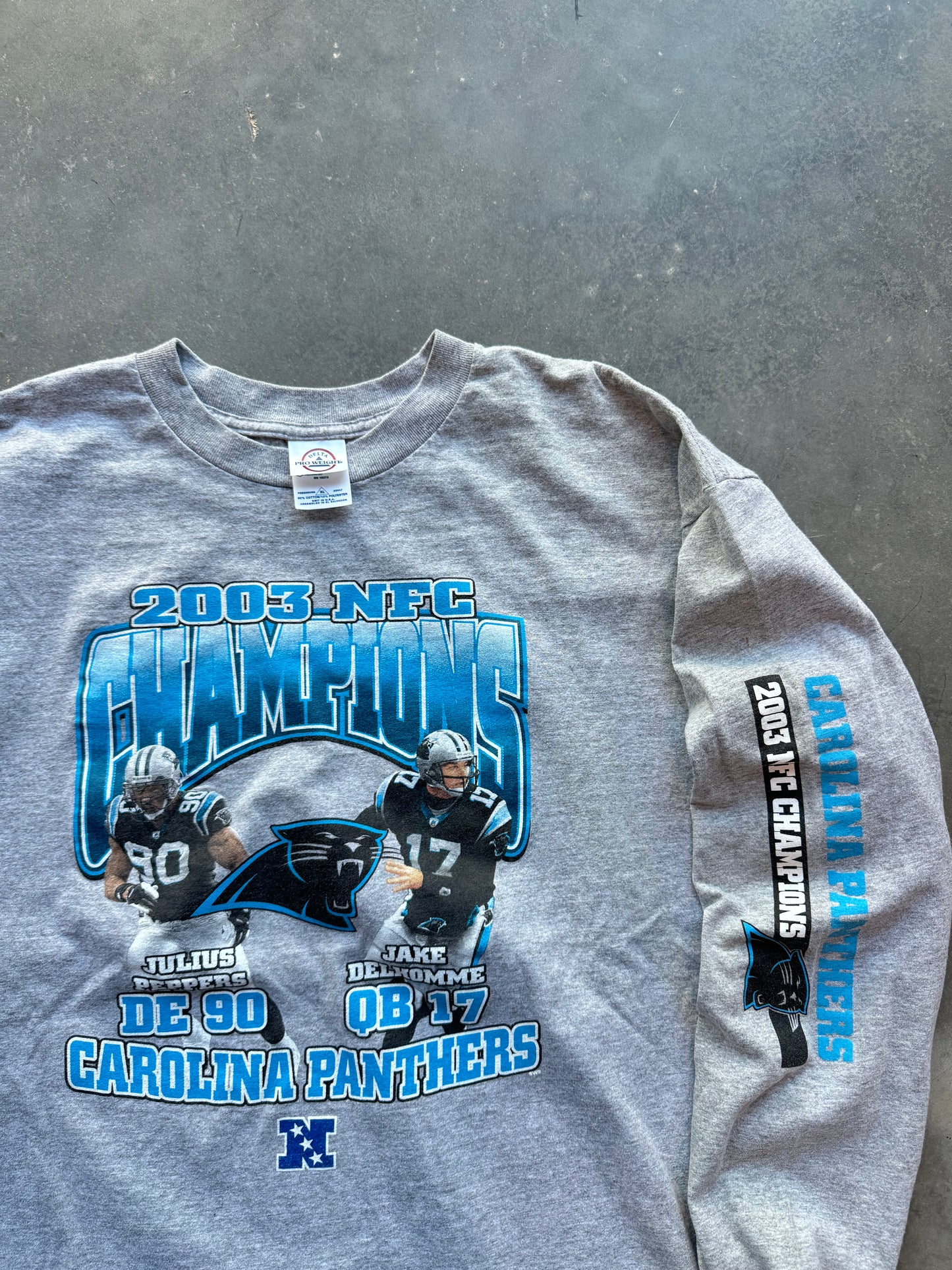 2003 Carolina Panthers NFC Champions Jake Delhomme & Julius Peppers Vintage NFL Longsleeve Tee (XL)