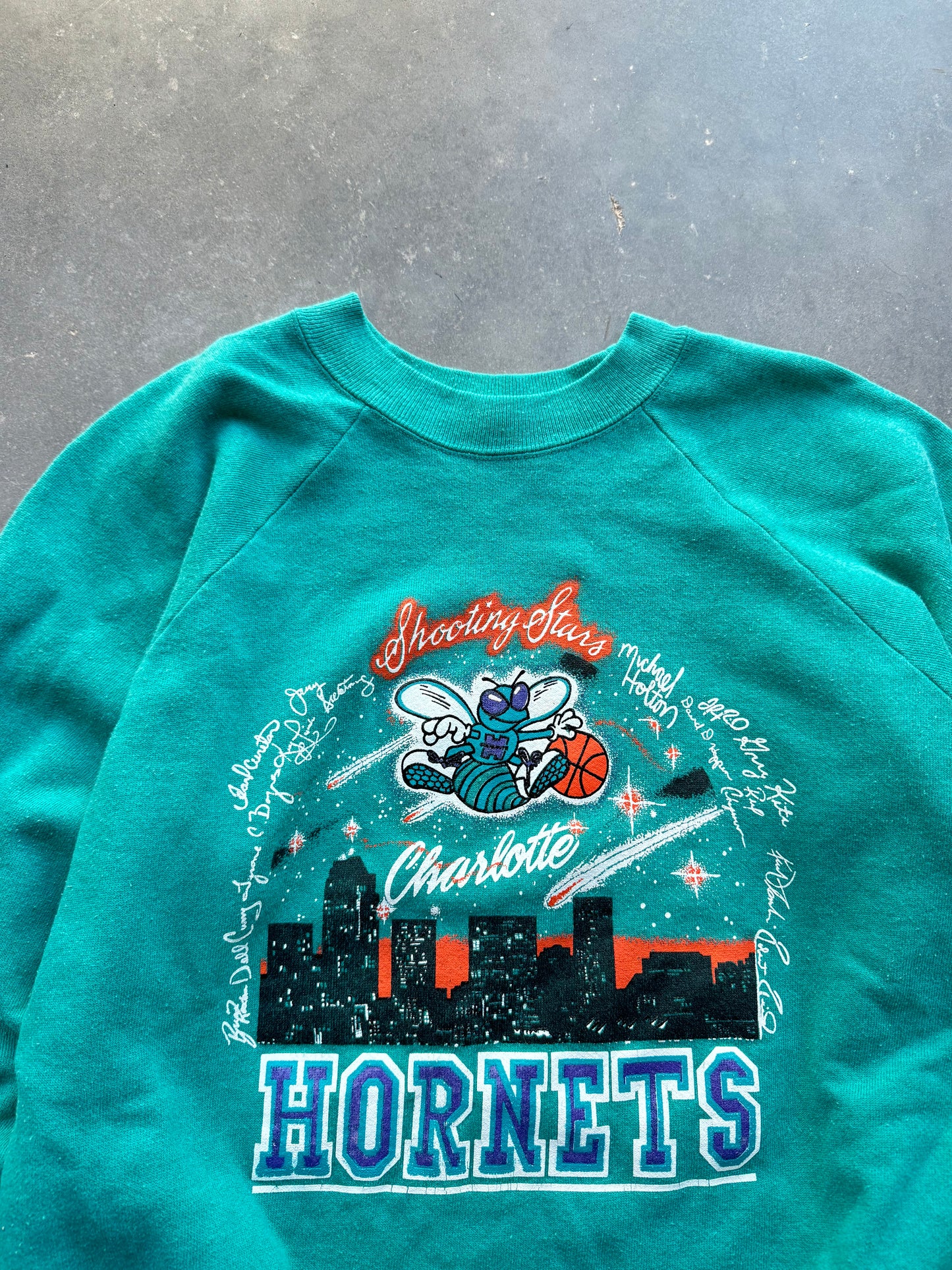 1988 Charlotte Hornets Vintage Teal Gradient Skyline NBA Crewneck (Medium)