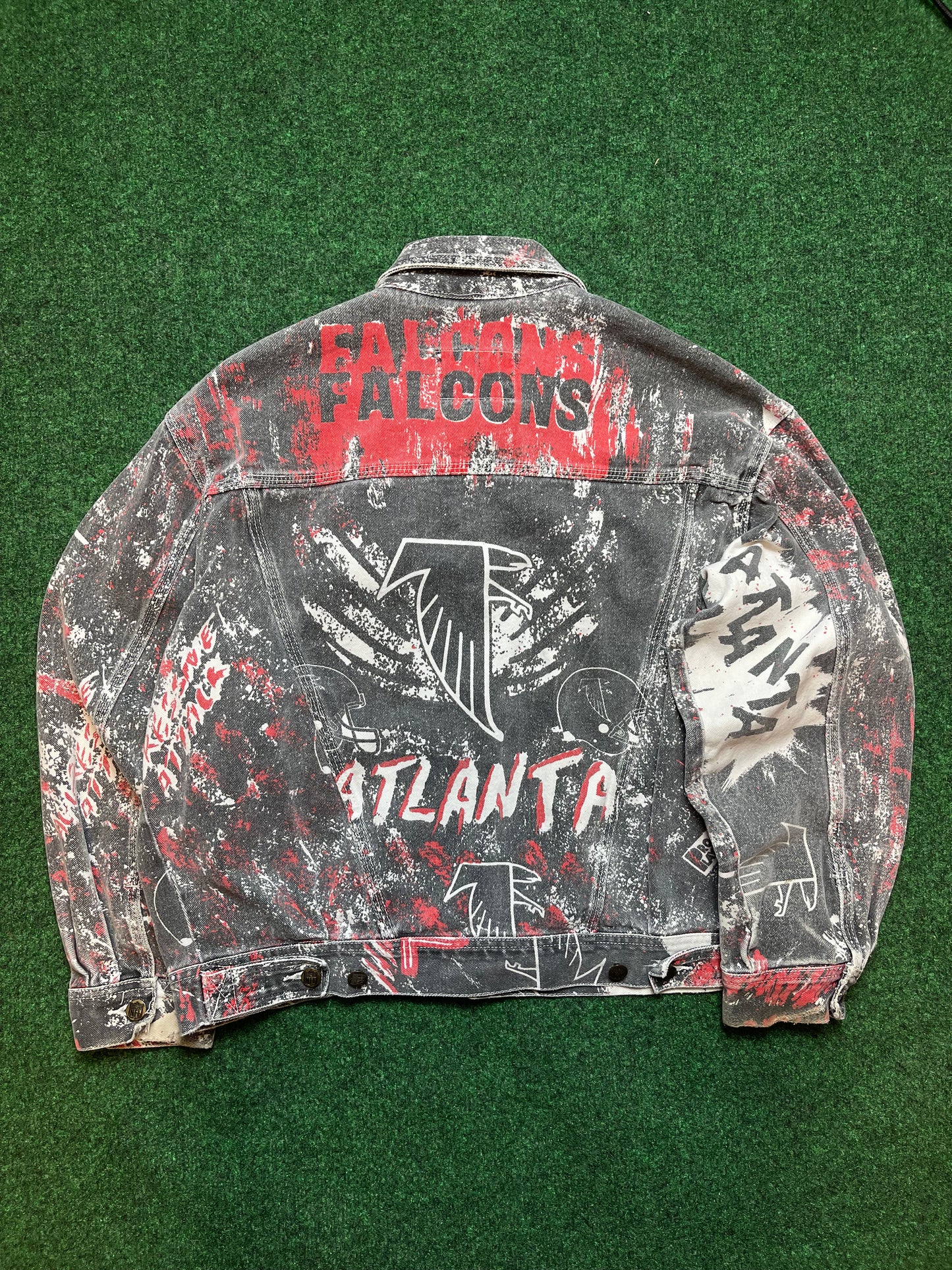 90’s Atlanta Falcons All Over Print Pro Player Vintage NFL Denim Jacket (Large)