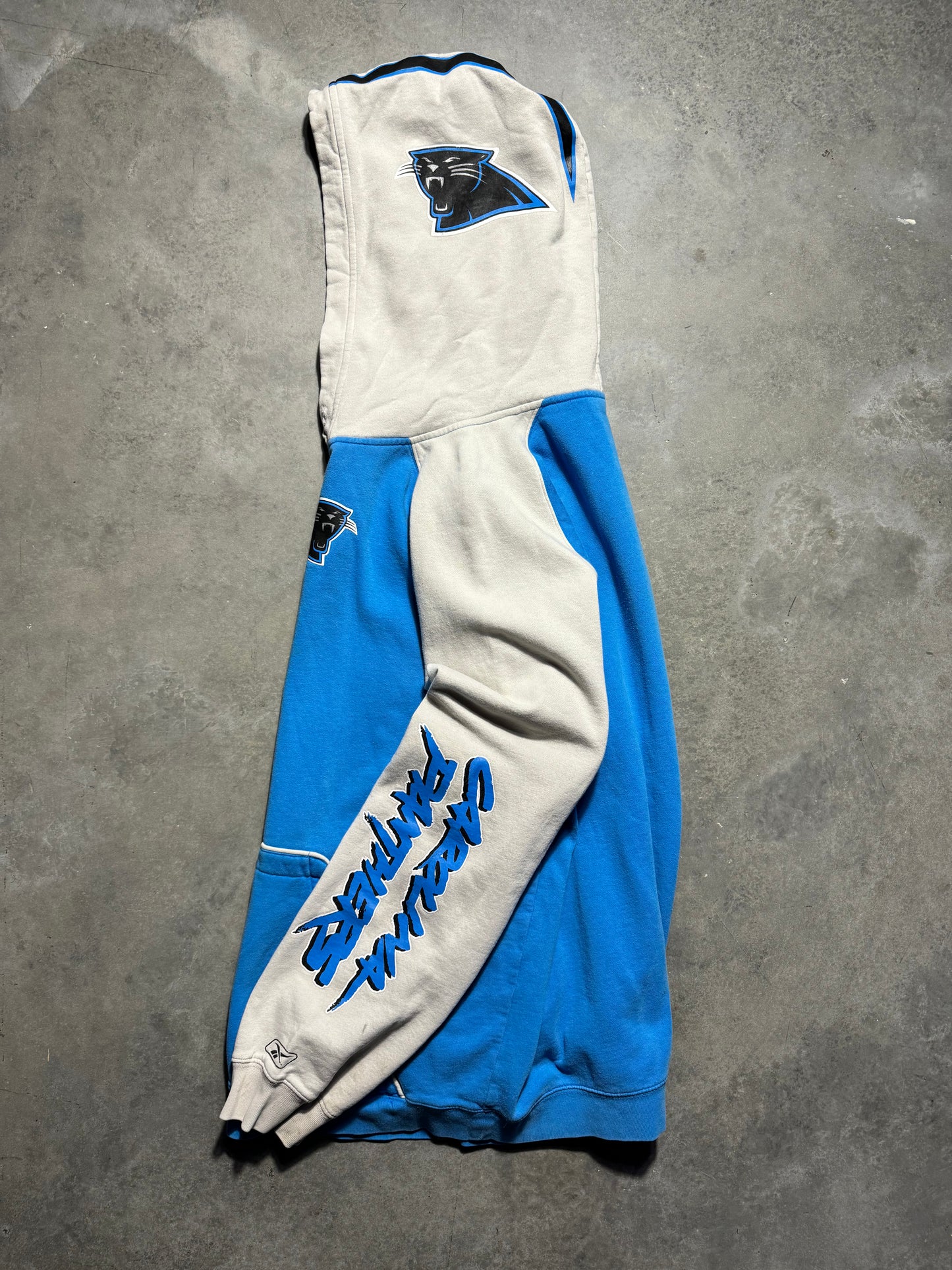 00’s Carolina Panthers Vintage Colorblocked Reebok Cat Scratch Font Helmet Style Hoodie (XL)