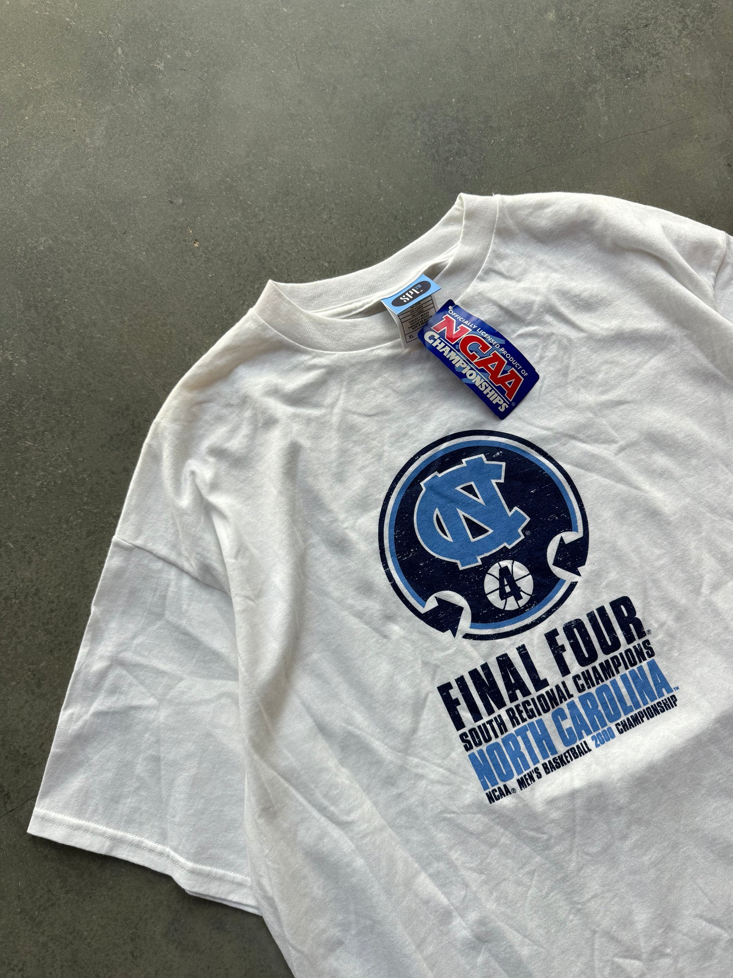 2000 UNC North Carolina Tarheels Vintage Indianapolis Final Four College Basketball Tee - Deadstock (XL)