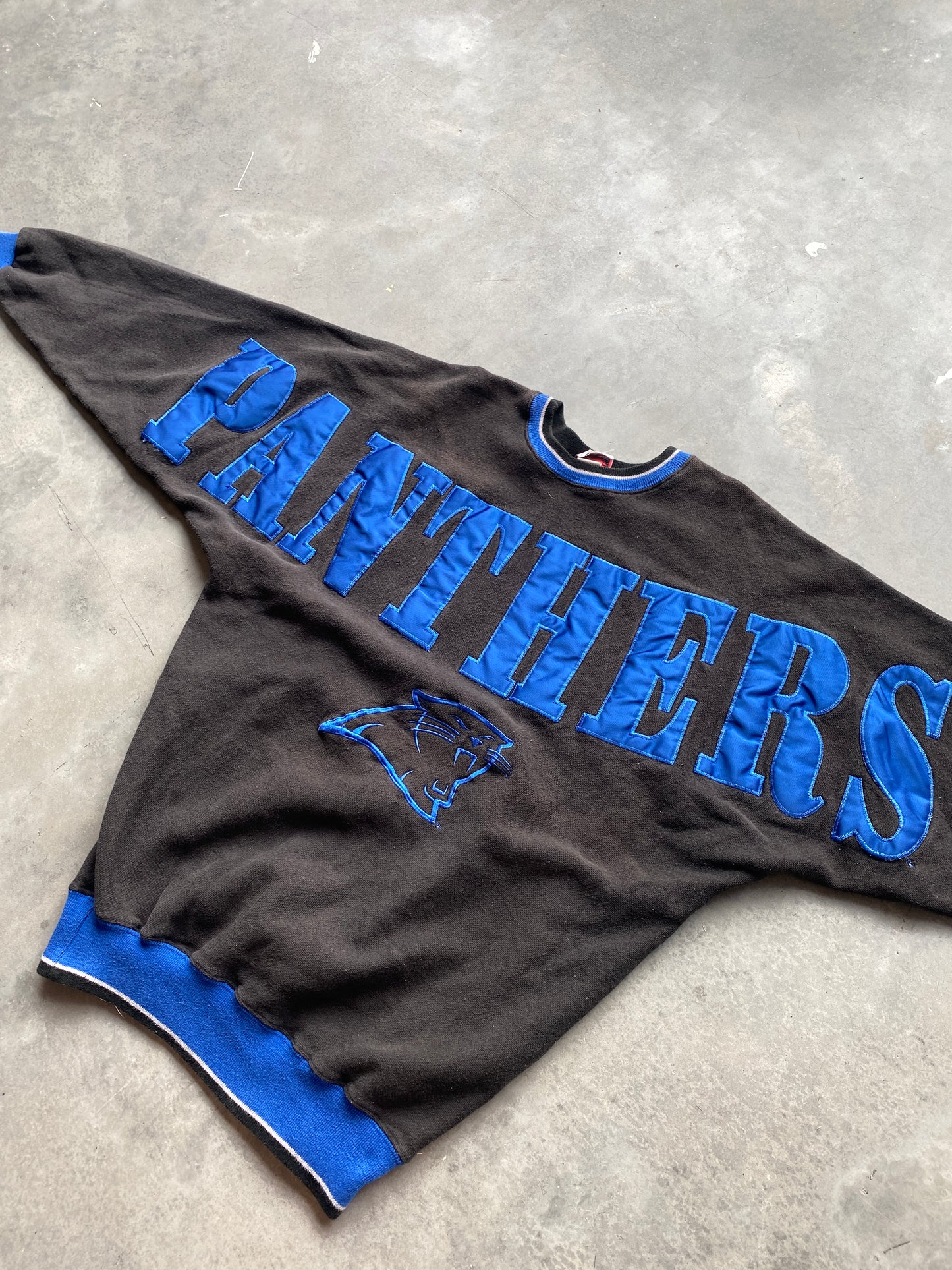 90’s Carolina Panthers Embroidered Spellout Vintage NFL Heavyweight Crewneck (Large)