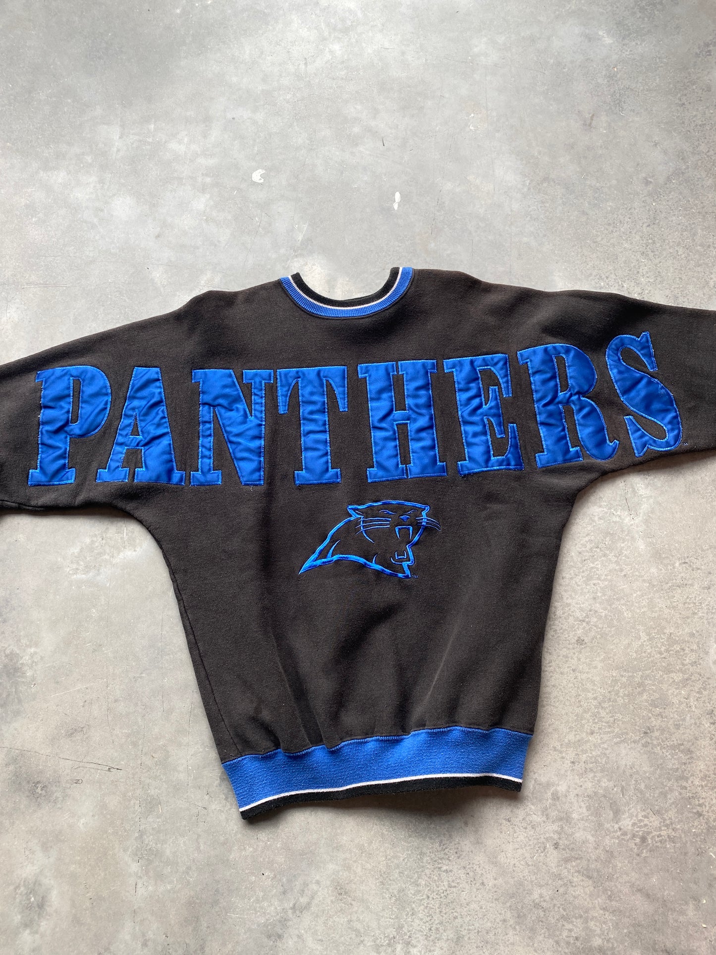 90’s Carolina Panthers Embroidered Spellout Vintage NFL Heavyweight Crewneck (Large)