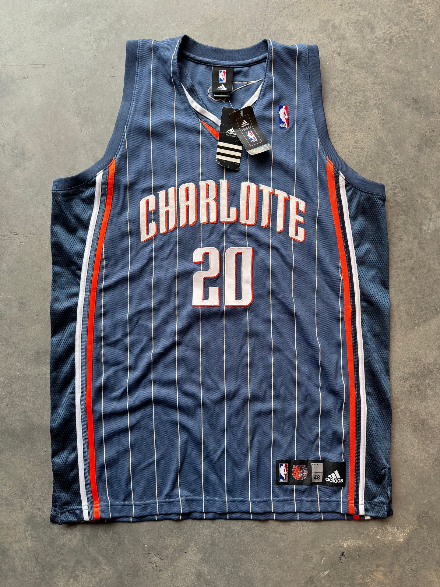 2009/2010 Charlotte Bobcats Raymond Felton Vintage Adidas Authentic Fully Stitched NBA Jersey - Deadstock & Signed (48/XL)